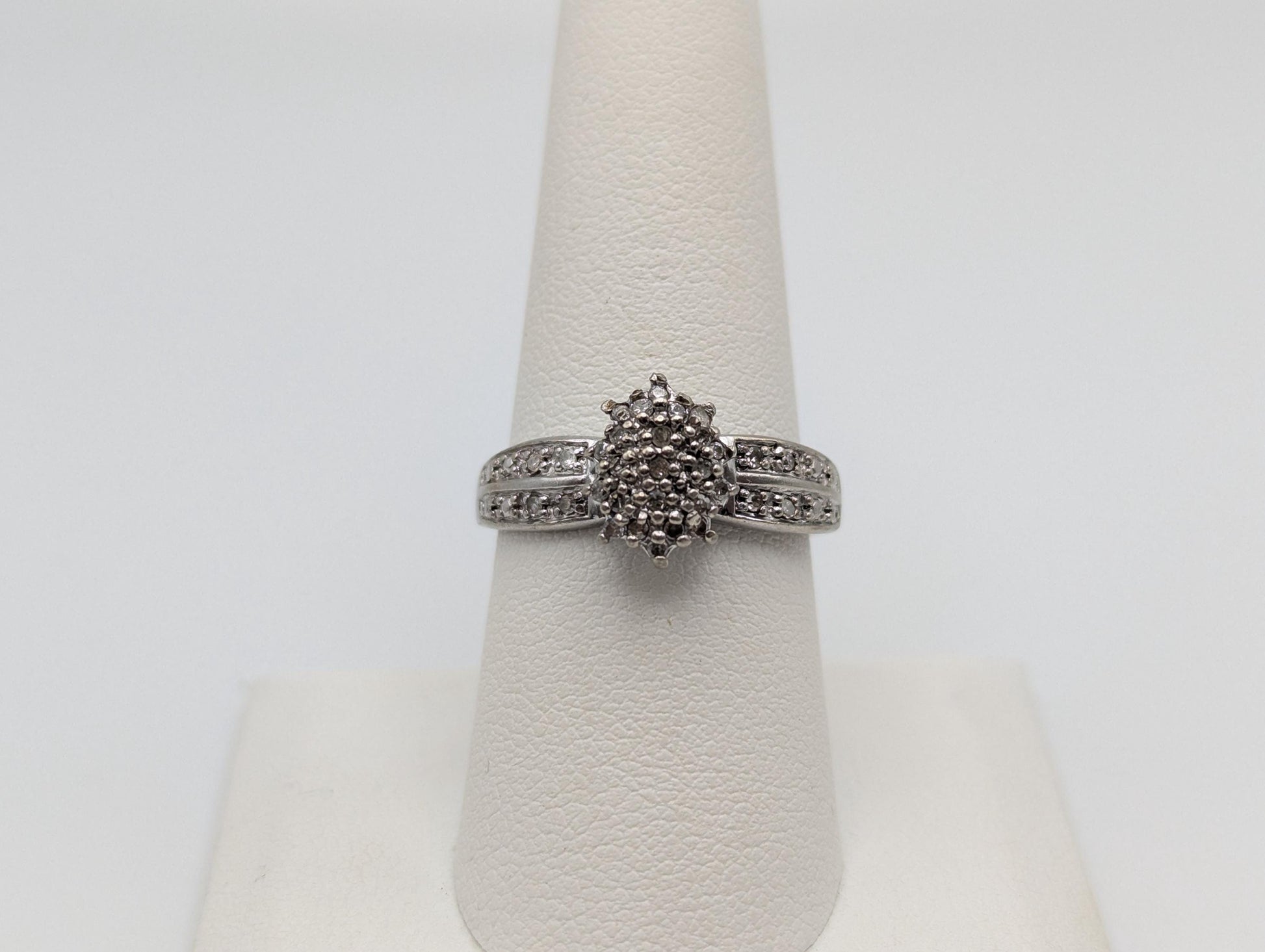 10k Diamond White Gold Diamond Cluster Wedding Engagement Ring Anniversary Ring.