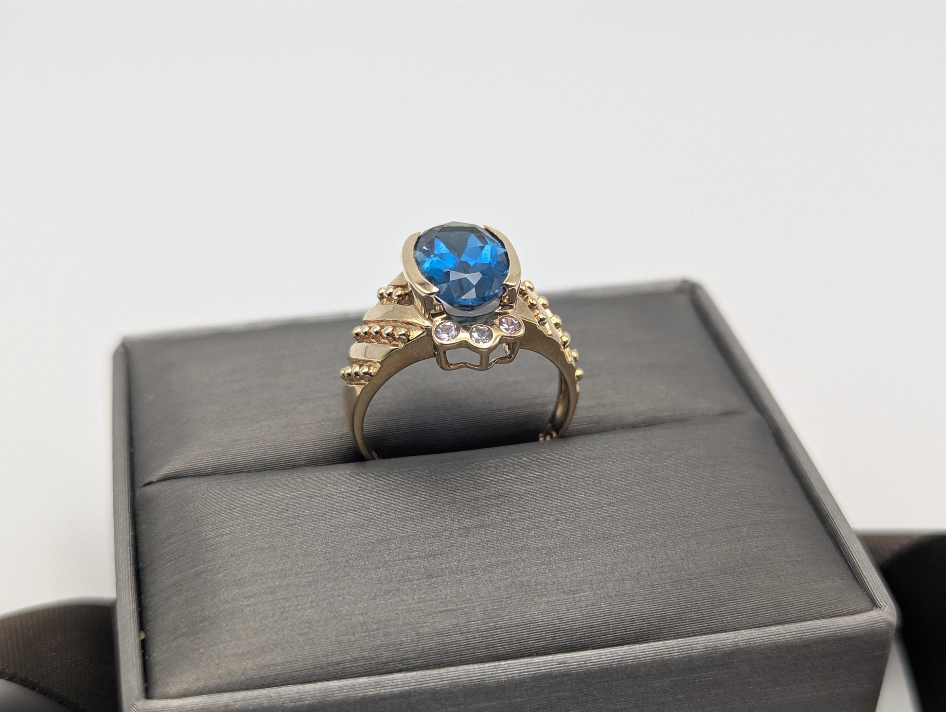 10k Yellow Gold Blue Topaz Sapphire Ring Statement Cocktail Signet Pinky Ring.
