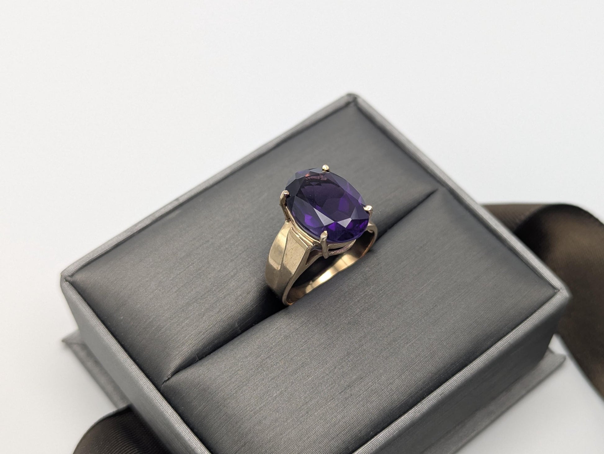 10k Gold Solitaire Purple Amethyst Stone Ring Vintage Cocktail Statement