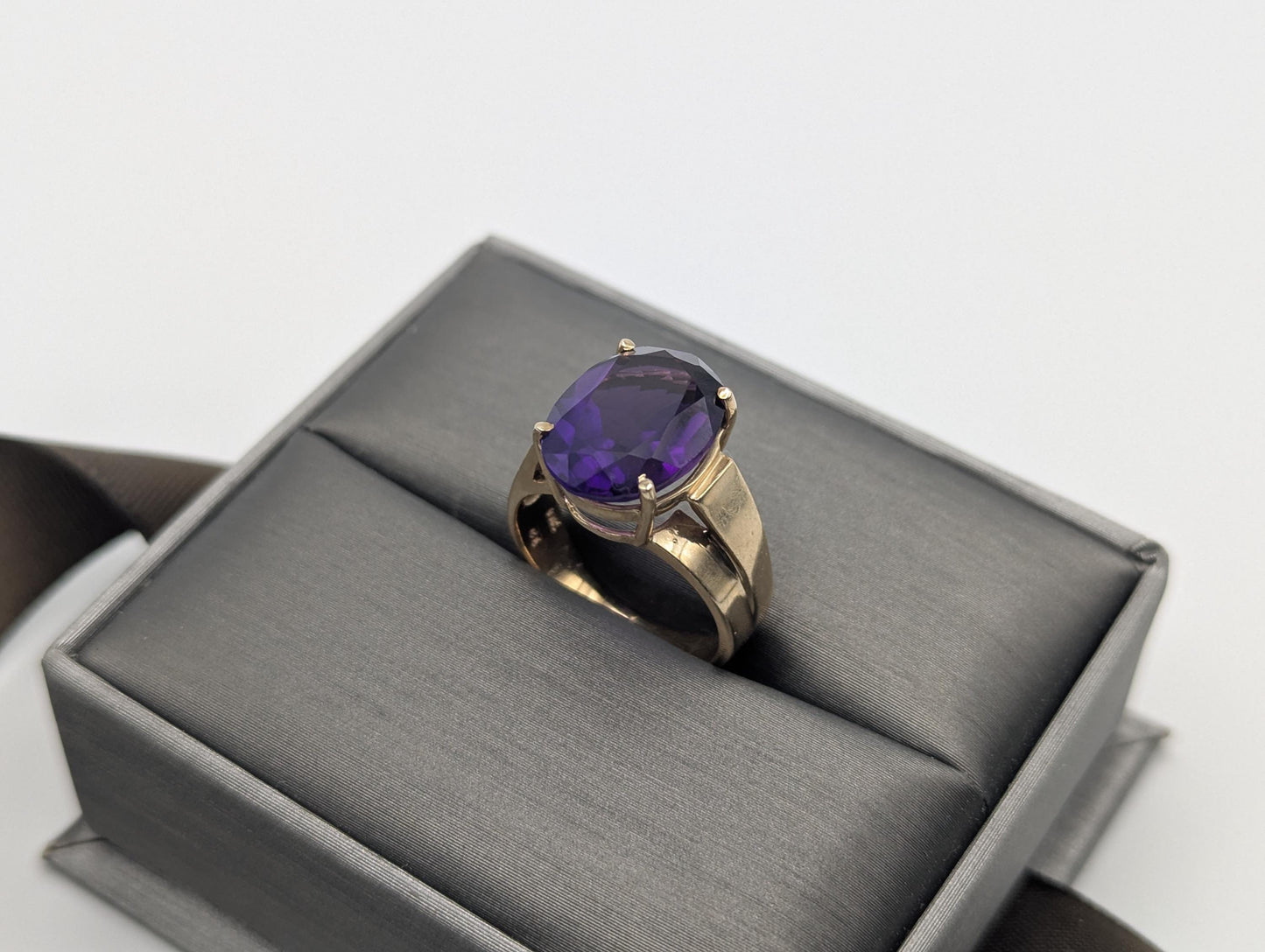 10k Gold Solitaire Purple Amethyst Stone Ring Vintage Cocktail Statement