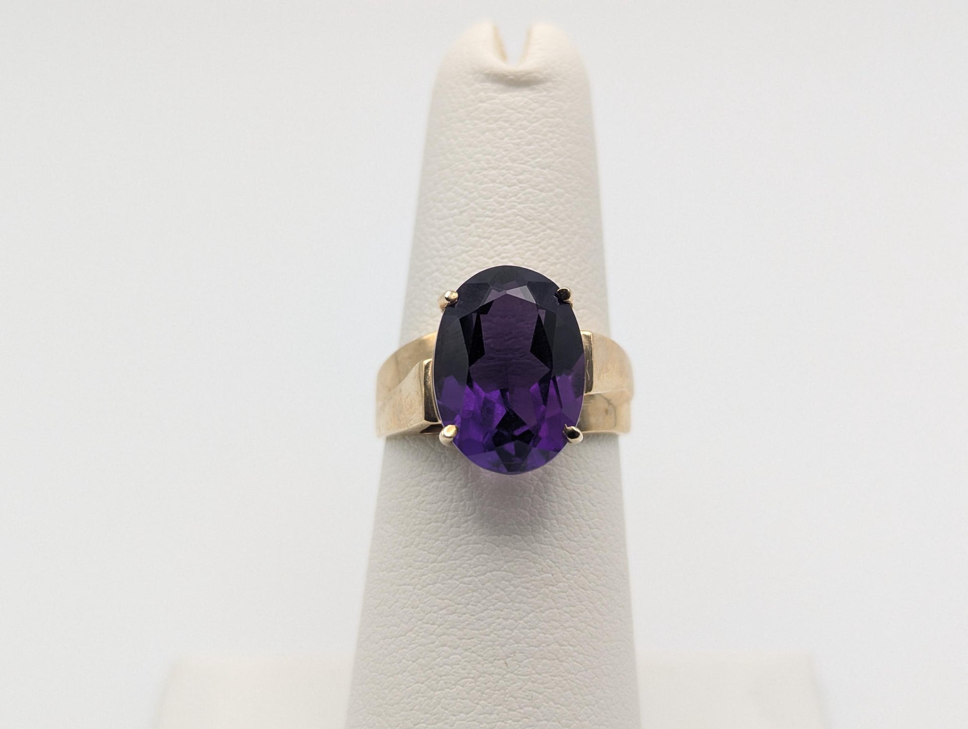 10k Gold Solitaire Purple Amethyst Stone Ring Vintage Cocktail Statement