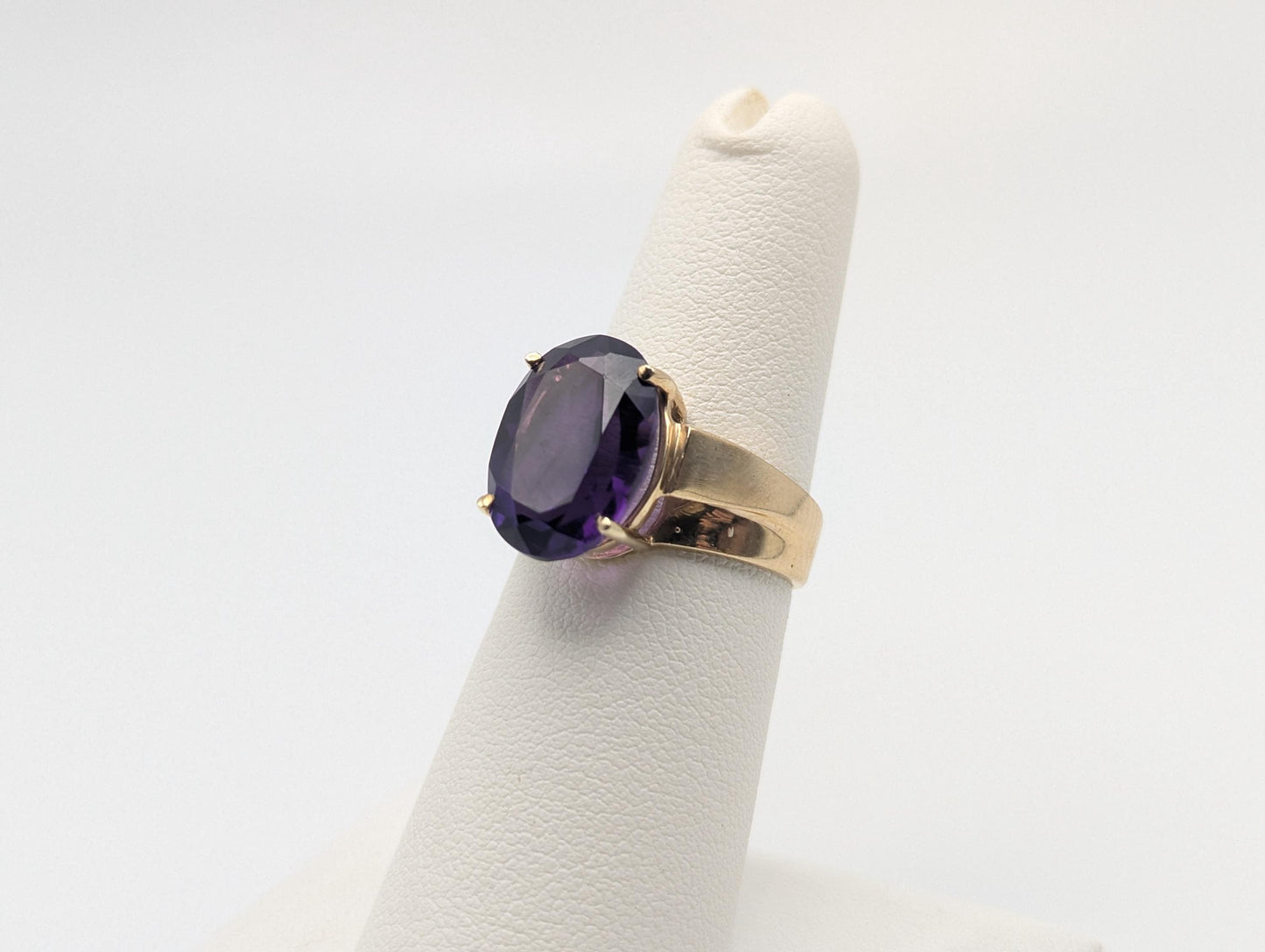 10k Gold Solitaire Purple Amethyst Stone Ring Vintage Cocktail Statement