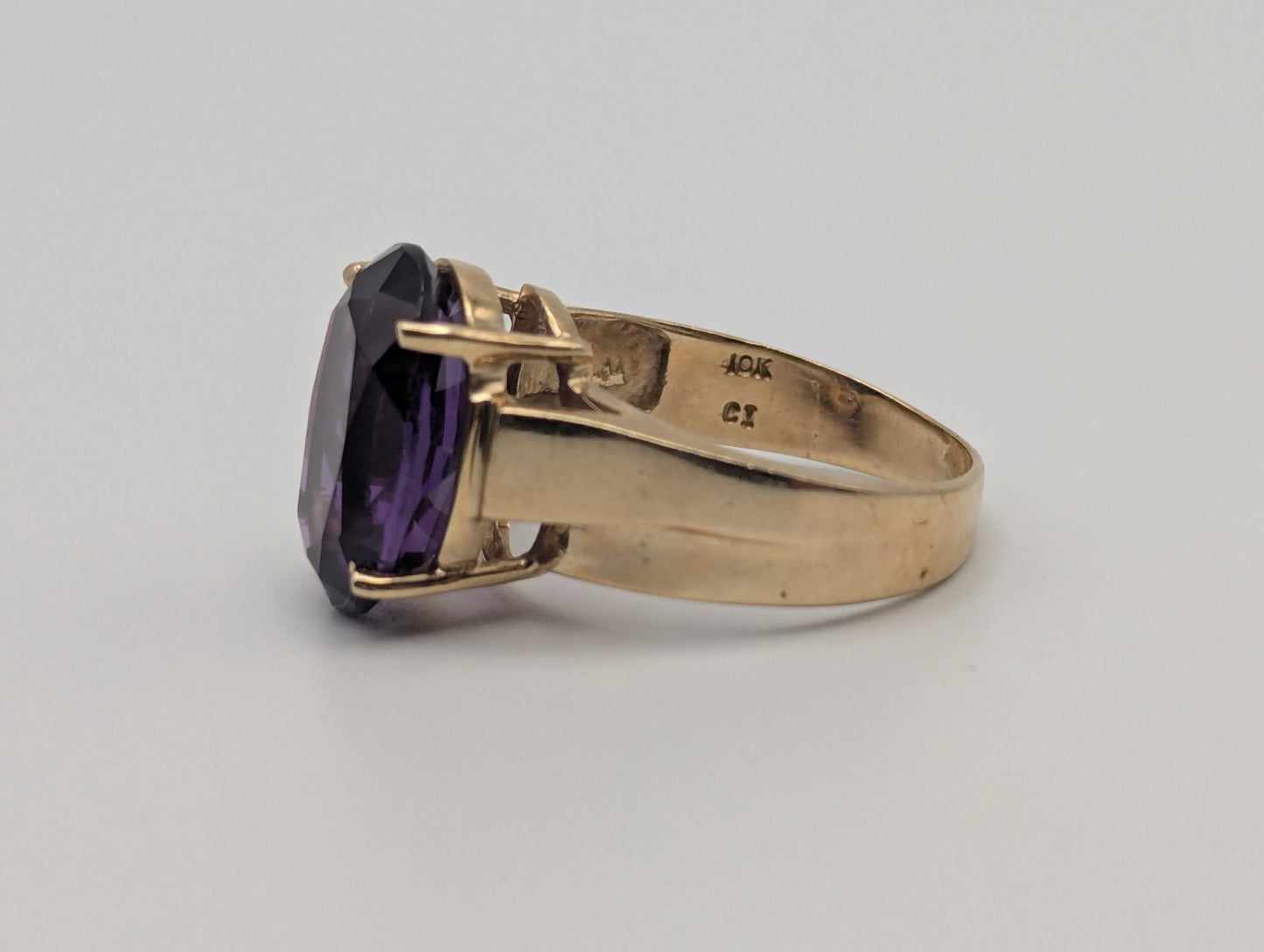 10k Gold Solitaire Purple Amethyst Stone Ring Vintage Cocktail Statement