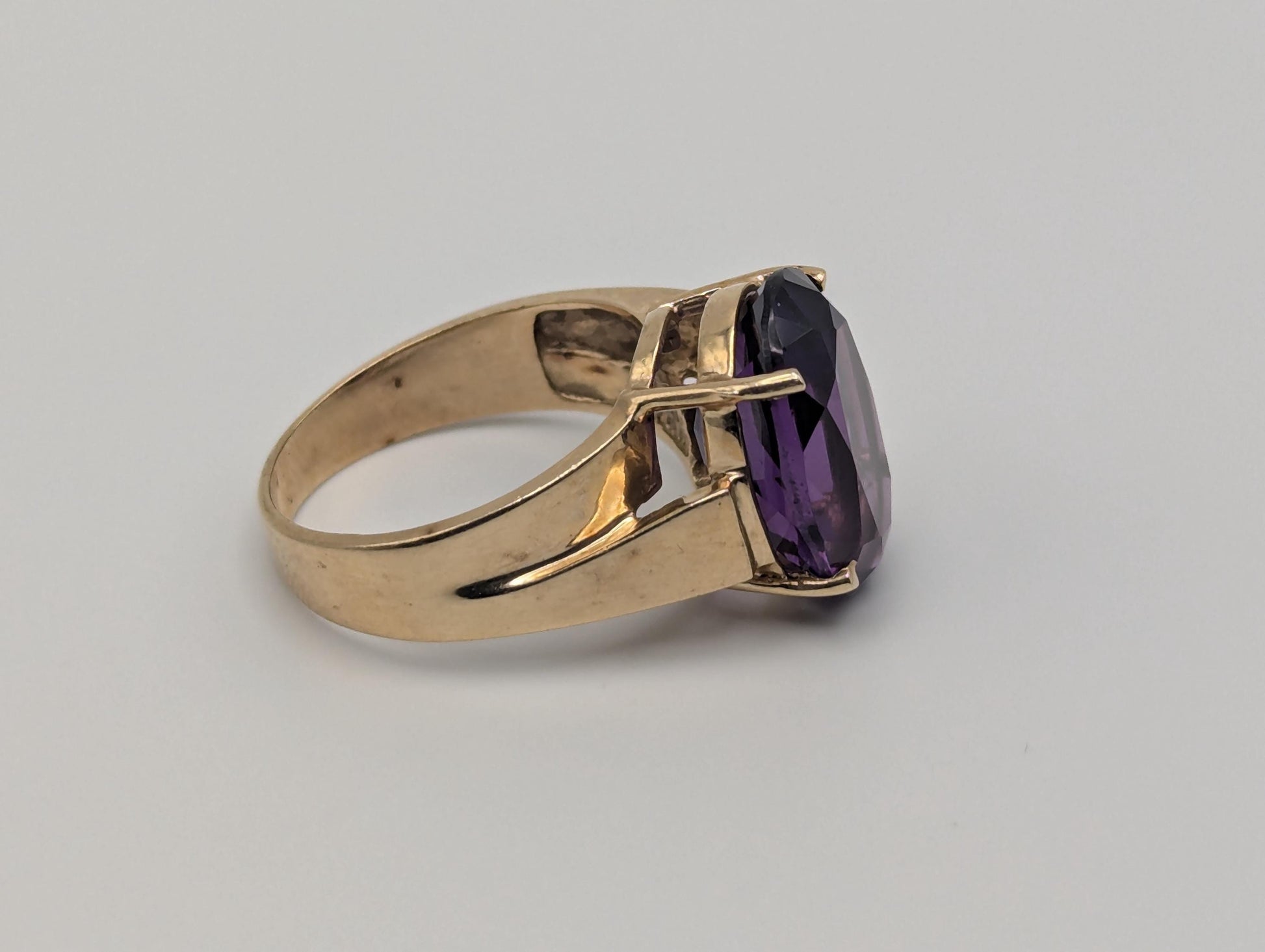 10k Gold Solitaire Purple Amethyst Stone Ring Vintage Cocktail Statement