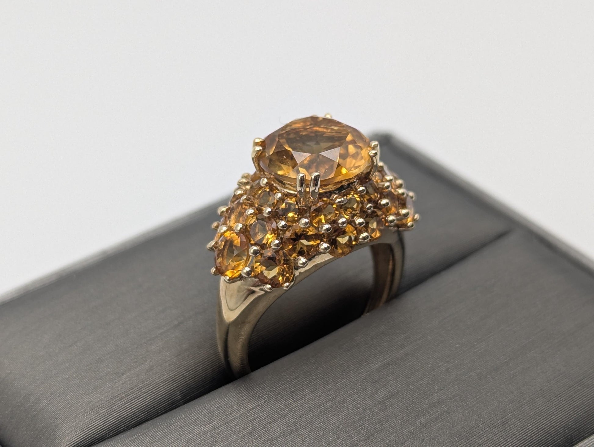 10k Yellow Gold Solitare Citrine Cluster Cocktail Ring. Statement Ring.