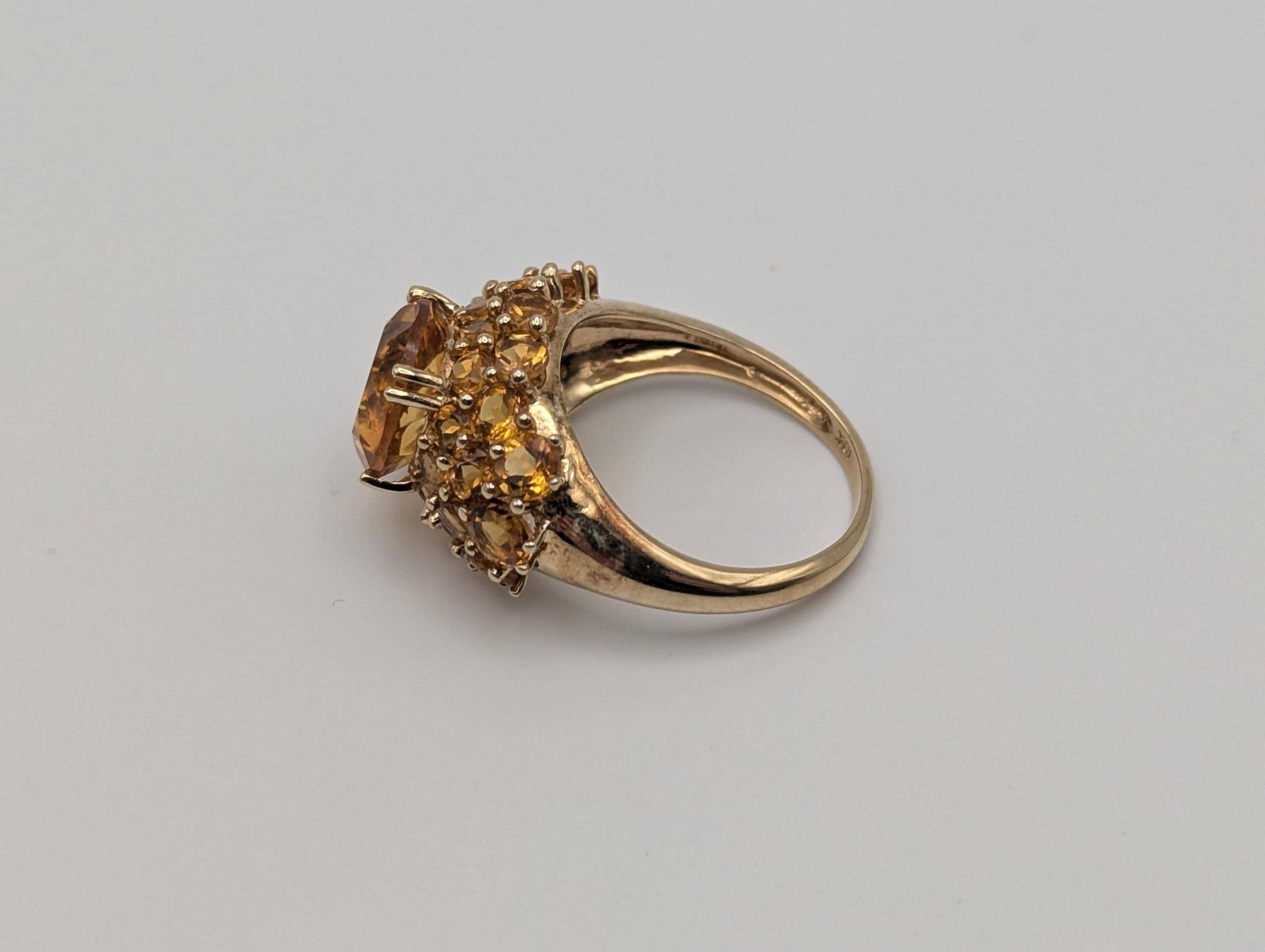 10k Yellow Gold Solitare Citrine Cluster Cocktail Ring. Statement Ring.