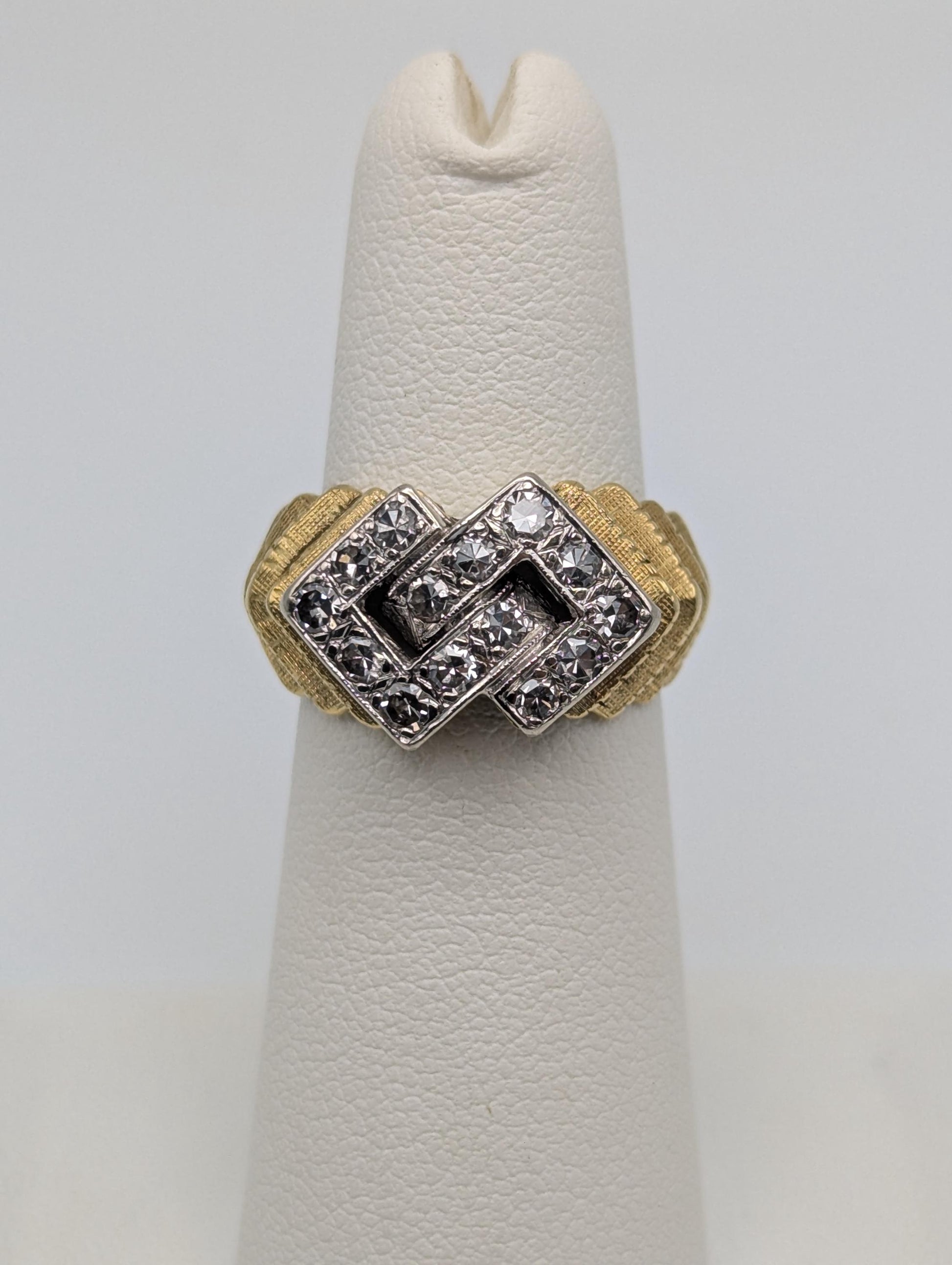 18k Gold .70ctw Diamond Yellow Gold Heavy 9gr Cocktail Ring Pinky Statement Ring.