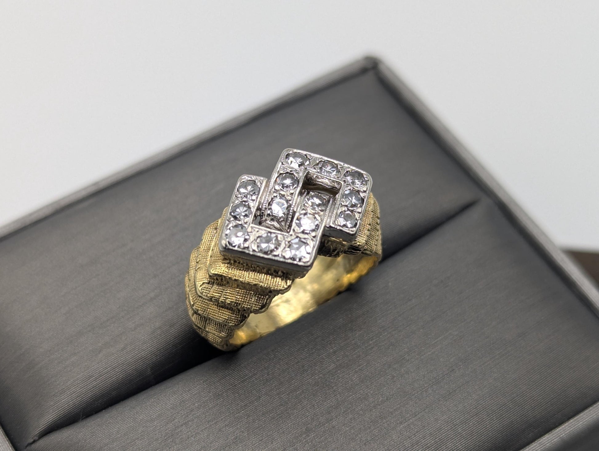18k Gold .70ctw Diamond Yellow Gold Heavy 9gr Cocktail Ring Pinky Statement Ring.