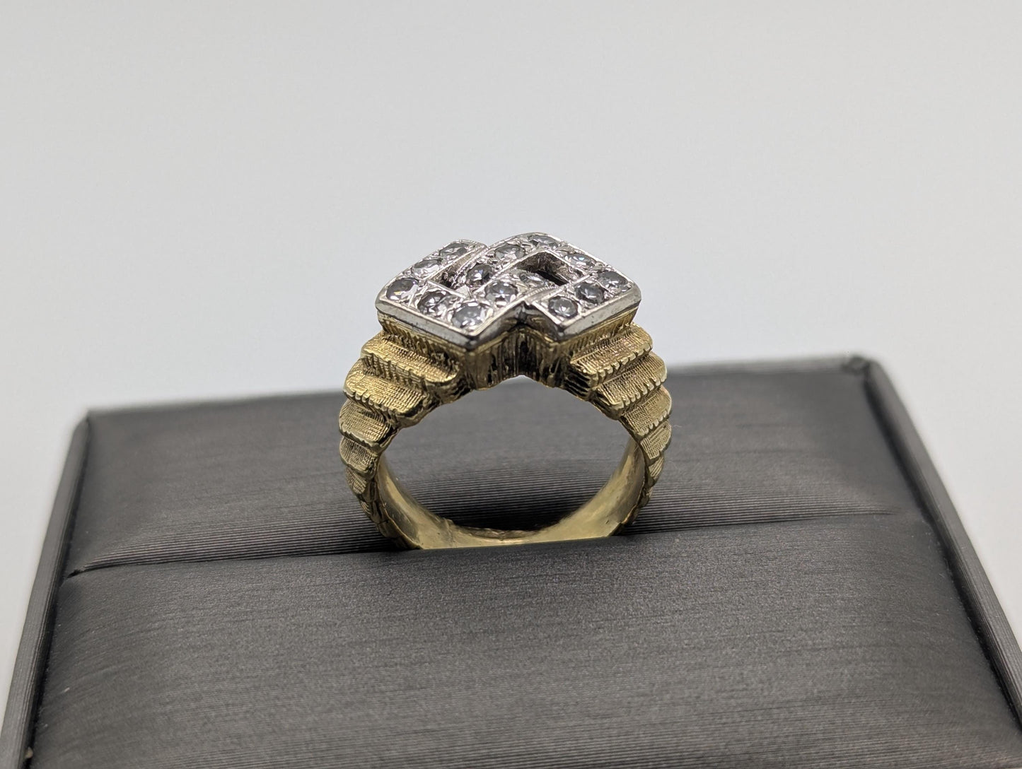 18k Gold .70ctw Diamond Yellow Gold Heavy 9gr Cocktail Ring Pinky Statement Ring.