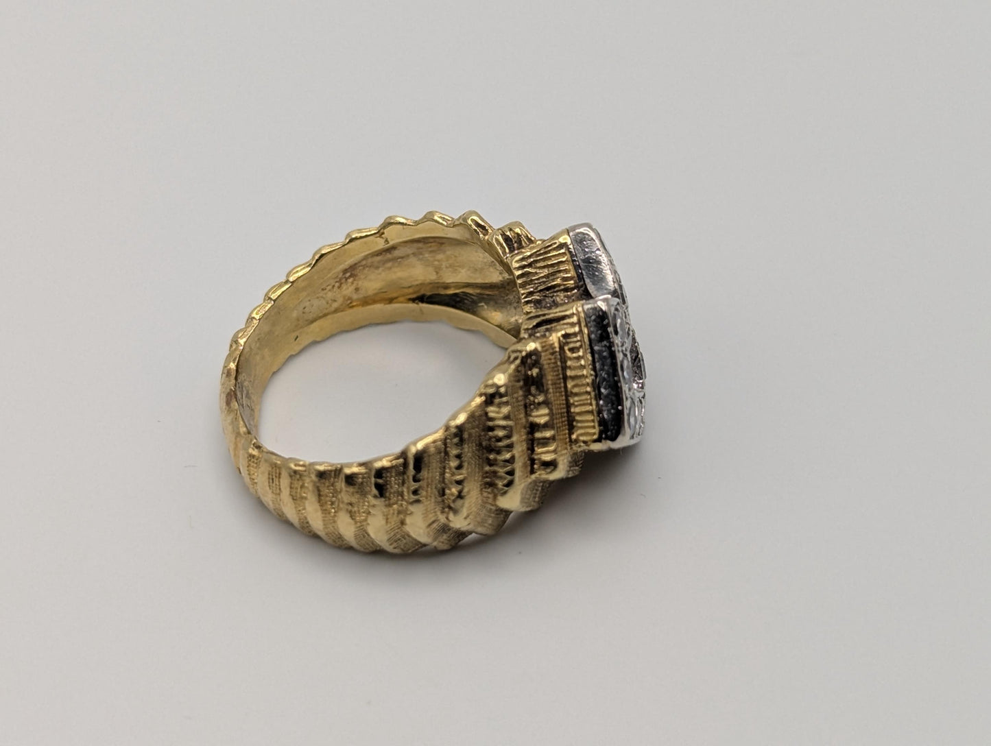 18k Gold .70ctw Diamond Yellow Gold Heavy 9gr Cocktail Ring Pinky Statement Ring.