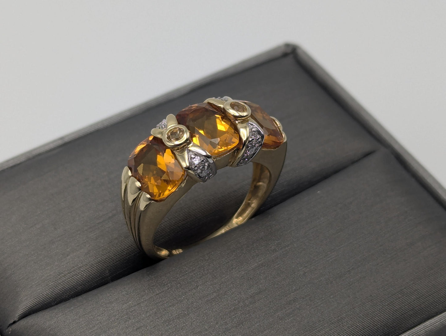 10k Yellow Gold Solitare Citrine Diamond Cocktail Ring. Statement Ring.
