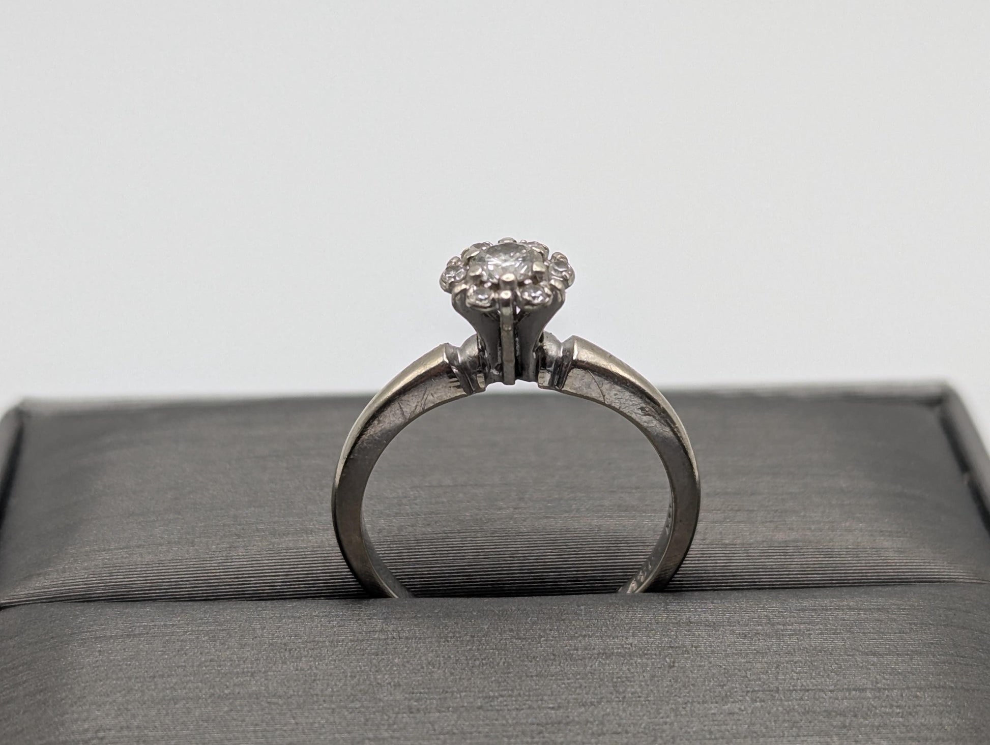 14k White Gold Diamond Flower Ring Promise Engagement Daisy Wedding Band.