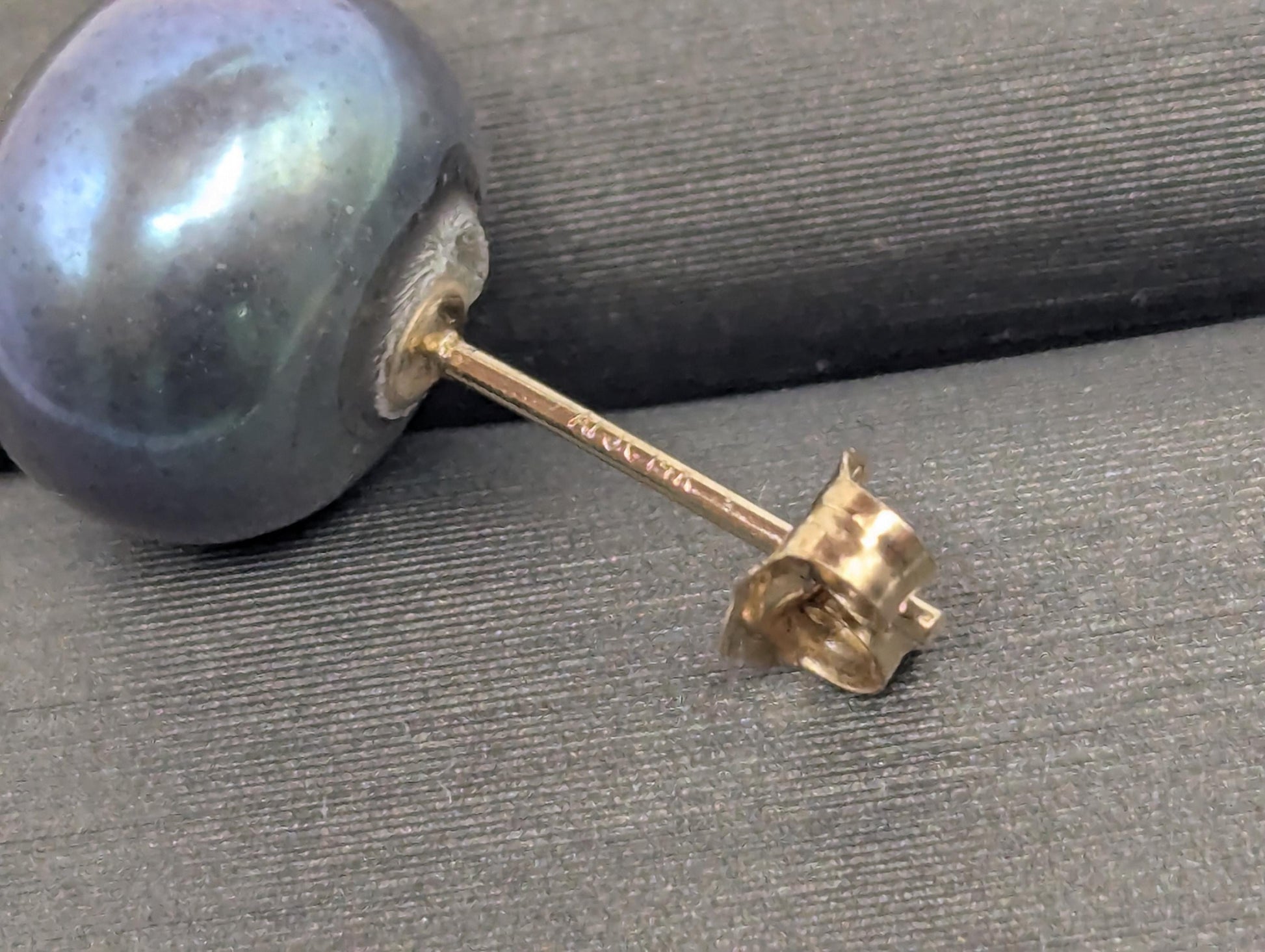 14k Yellow Gold Tahitian Pearl Earrings. Classic Pearl Studs 8 mm