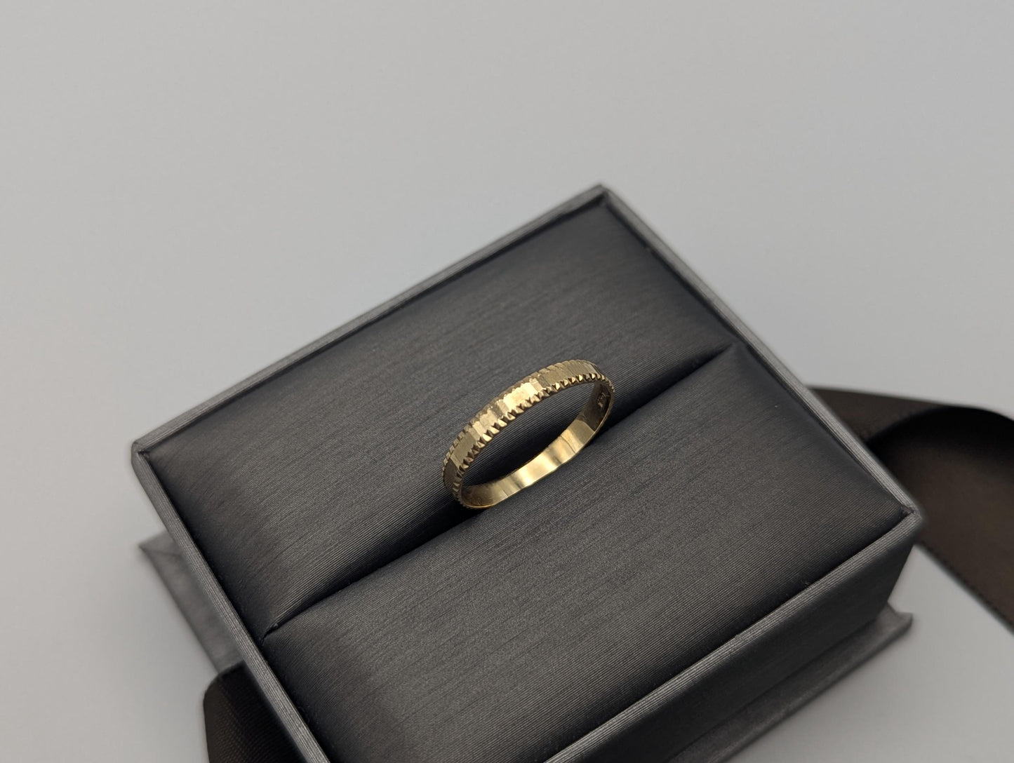 18k Milor Italy Gold Etched Edges Wedding Ring Italian Gold Ring.