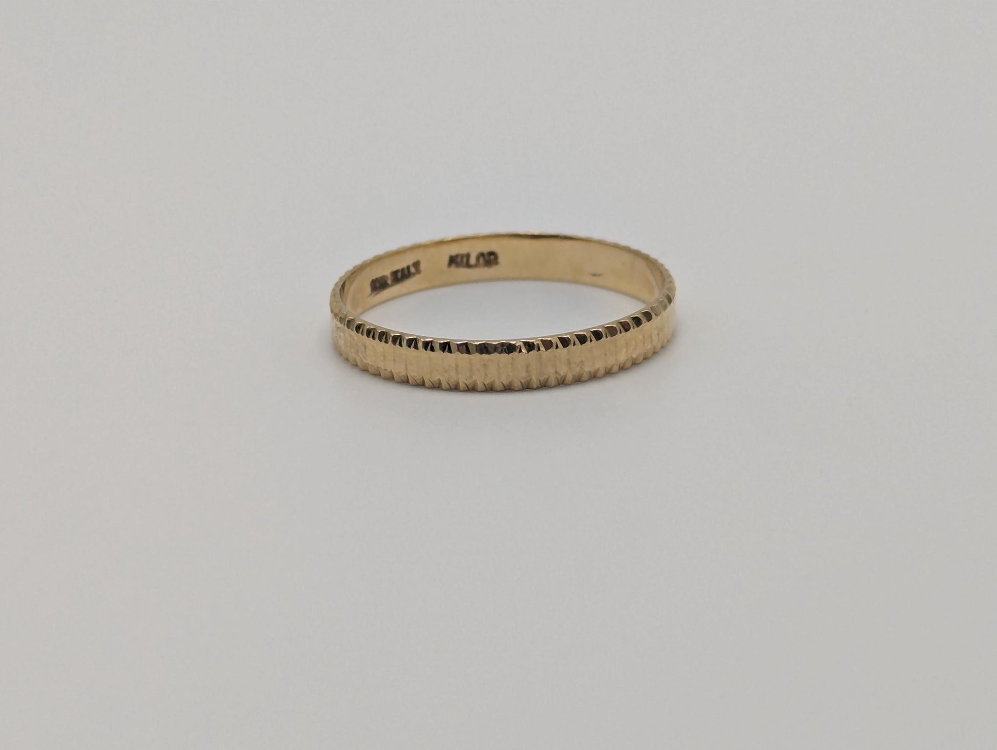 18k Milor Italy Gold Etched Edges Wedding Ring Italian Gold Ring.