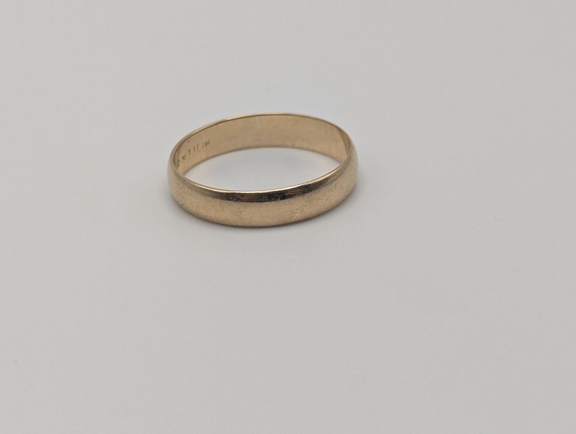 10k Yellow Gold 4mm Wedding Band Comfort Fit Wedding Ring. Anniversary Band.