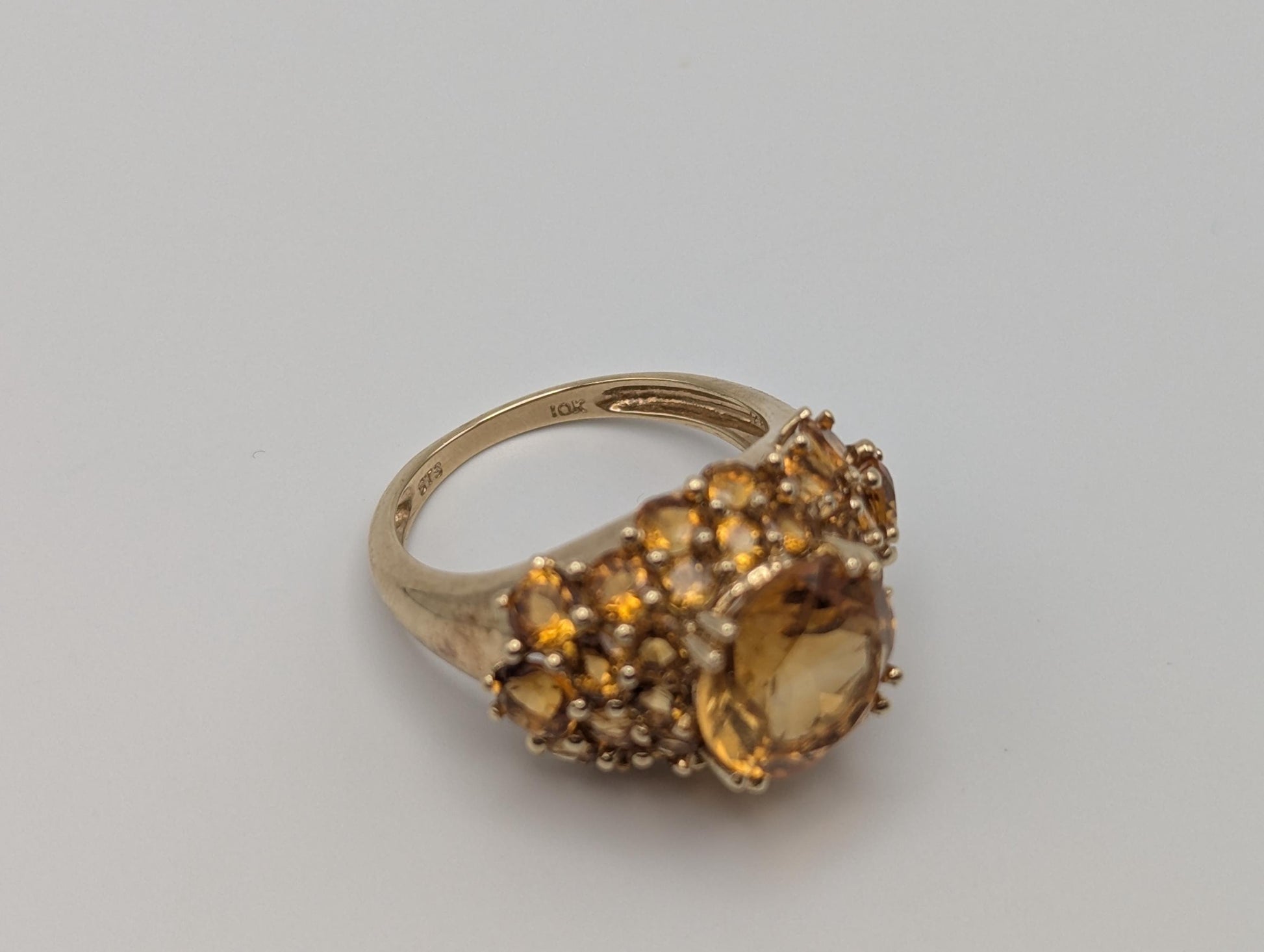 10k Yellow Gold Solitare Citrine Cluster Cocktail Ring. Statement Ring.