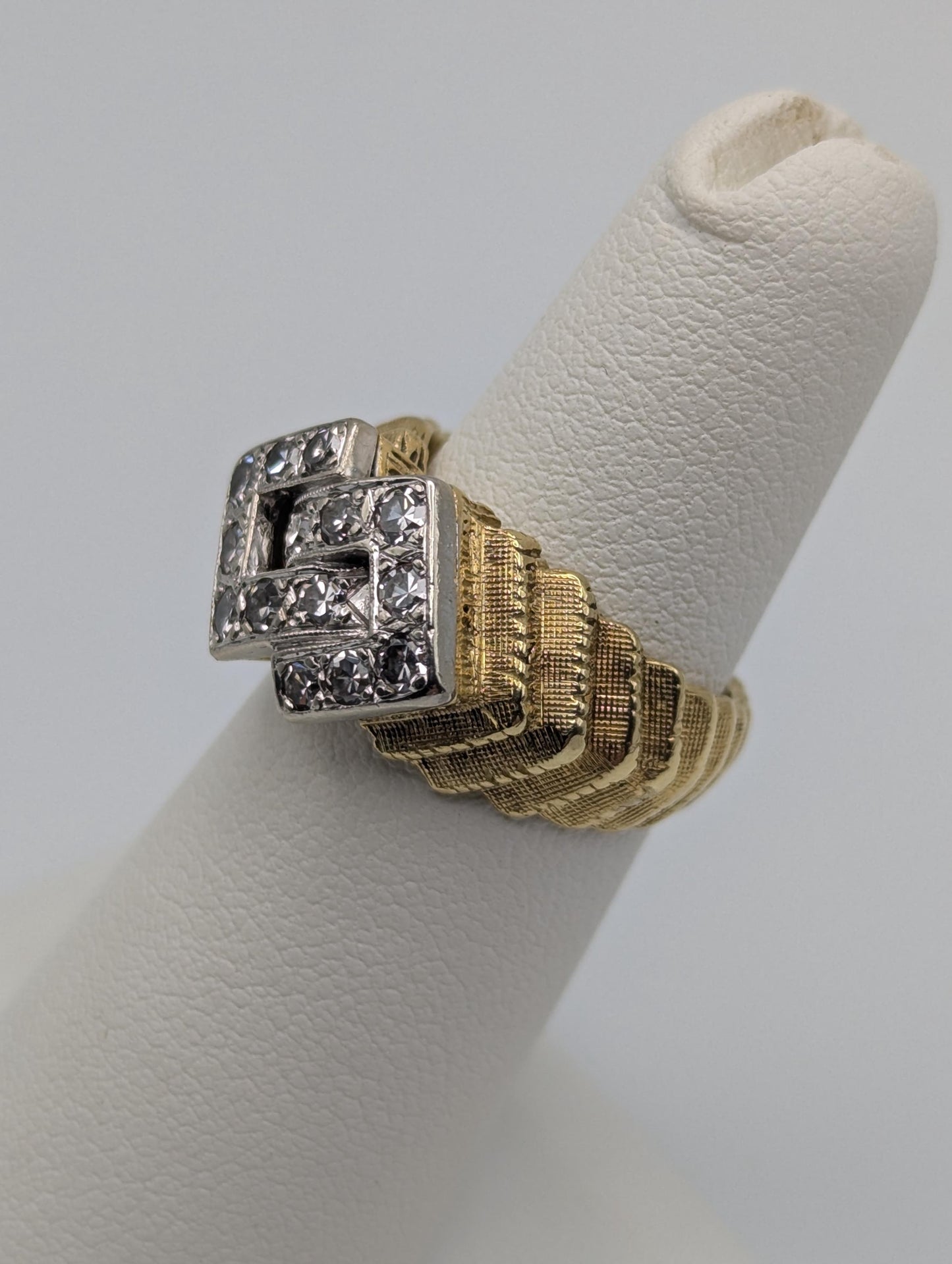 18k Gold .70ctw Diamond Yellow Gold Heavy 9gr Cocktail Ring Pinky Statement Ring.