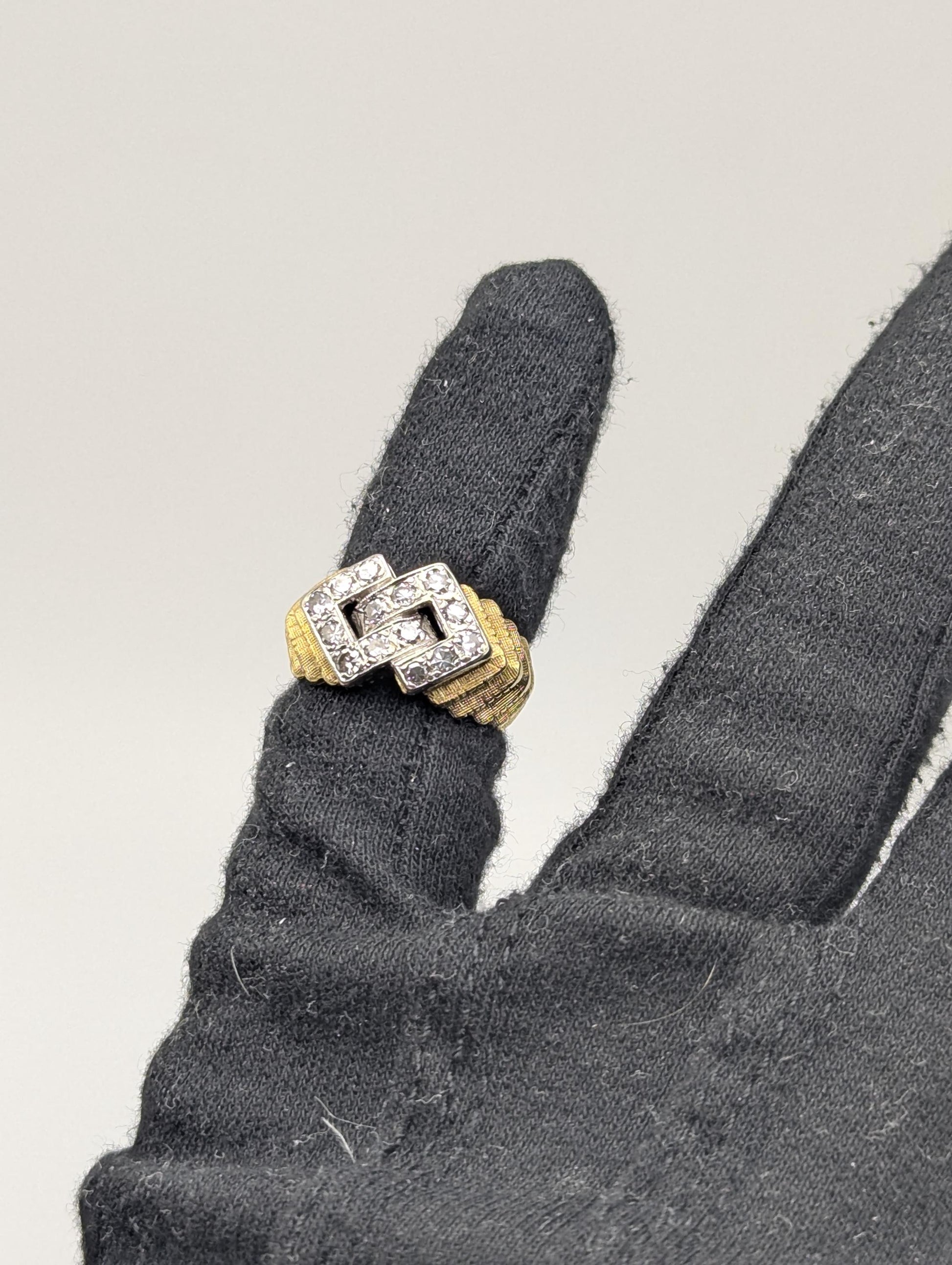 18k Gold .70ctw Diamond Yellow Gold Heavy 9gr Cocktail Ring Pinky Statement Ring.