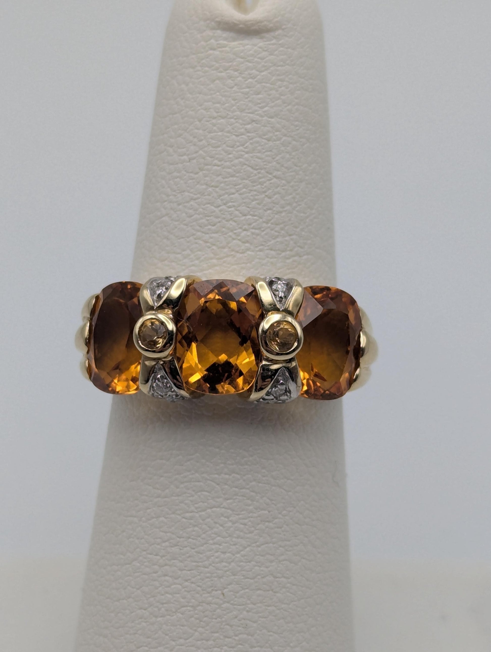 10k Yellow Gold Solitare Citrine Diamond Cocktail Ring. Statement Ring.
