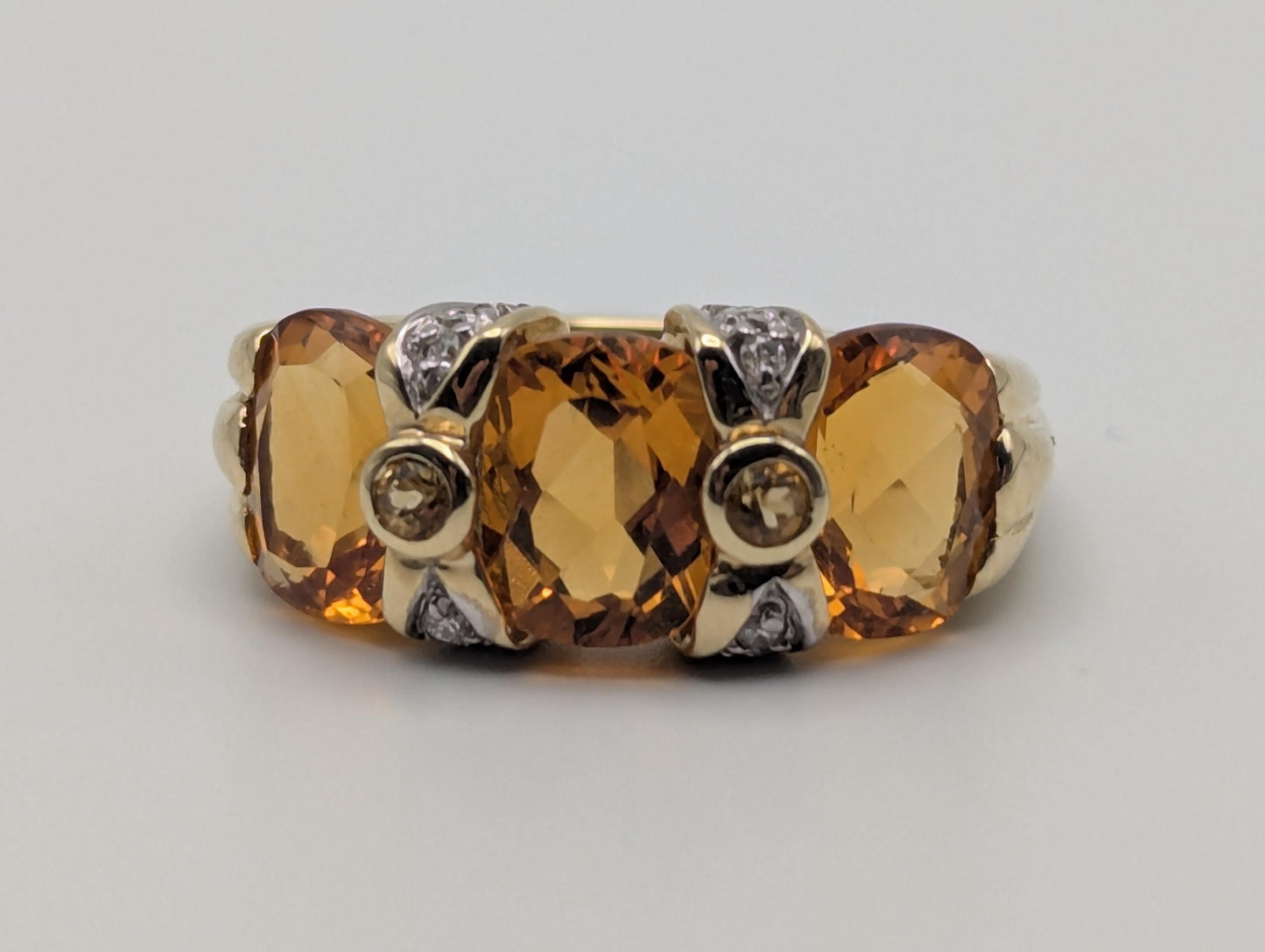 10k Yellow Gold Solitare Citrine Diamond Cocktail Ring. Statement Ring.