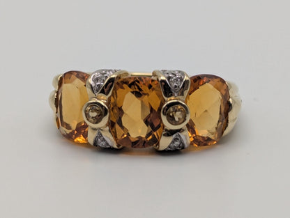 10k Yellow Gold Solitare Citrine Diamond Cocktail Ring. Statement Ring.