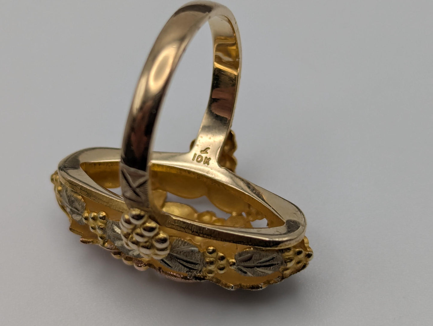 Large Black Hills Gold 10k 12k Multi-tone Signet Ring BHG Rose Gold Shield Vine Ring.