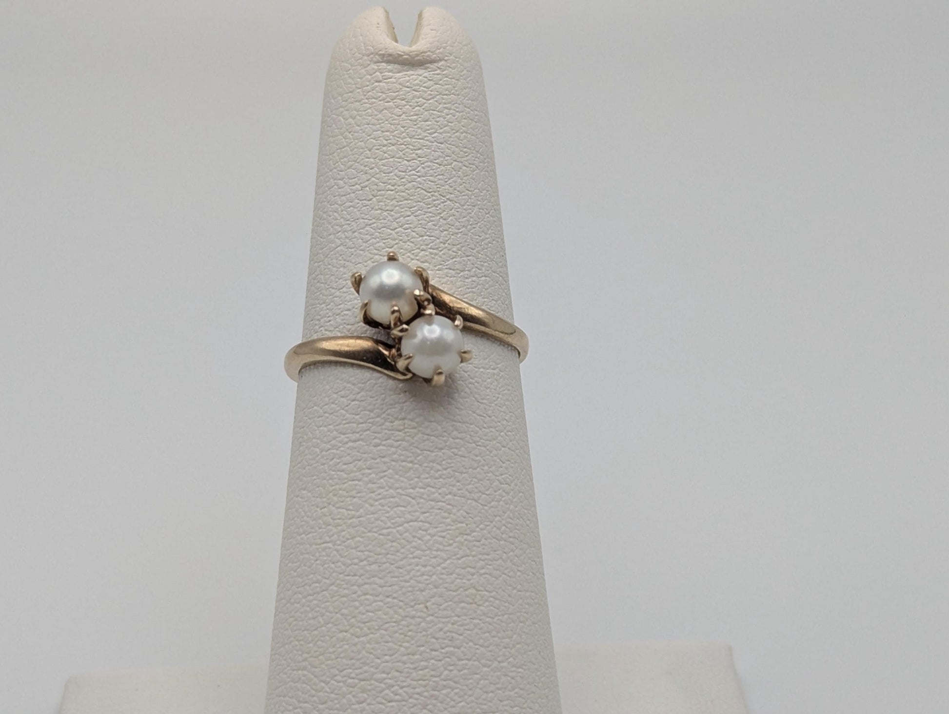 10k Yellow Gold Vintage Pearl Cluster Ring. Promise Double Pearl Ring.
