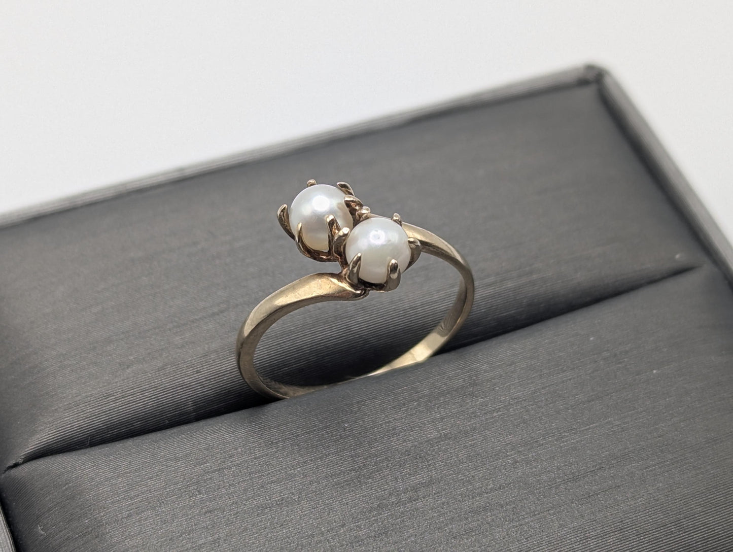 10k Yellow Gold Vintage Pearl Cluster Ring. Promise Double Pearl Ring.