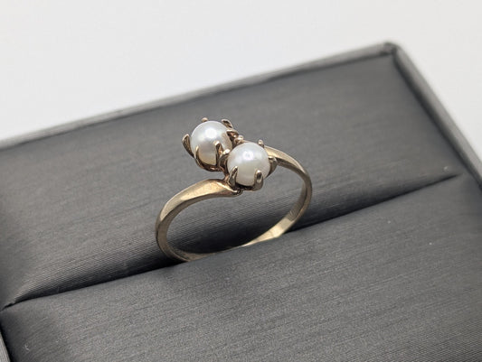 10k Yellow Gold Vintage Pearl Cluster Ring. Promise Double Pearl Ring.