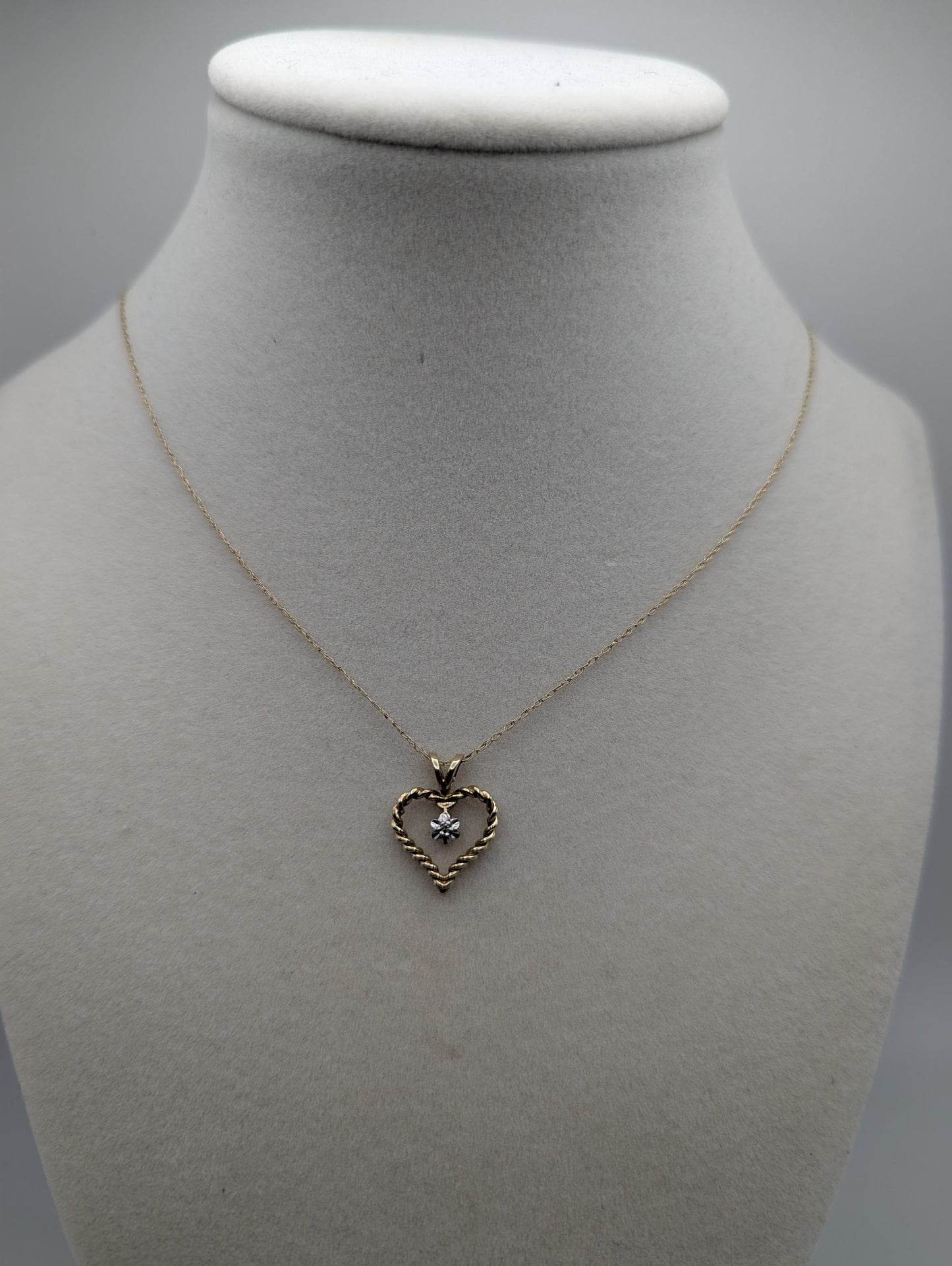10K Gold Diamond Heart Pendant w/Gold Chain Necklace Love Heart