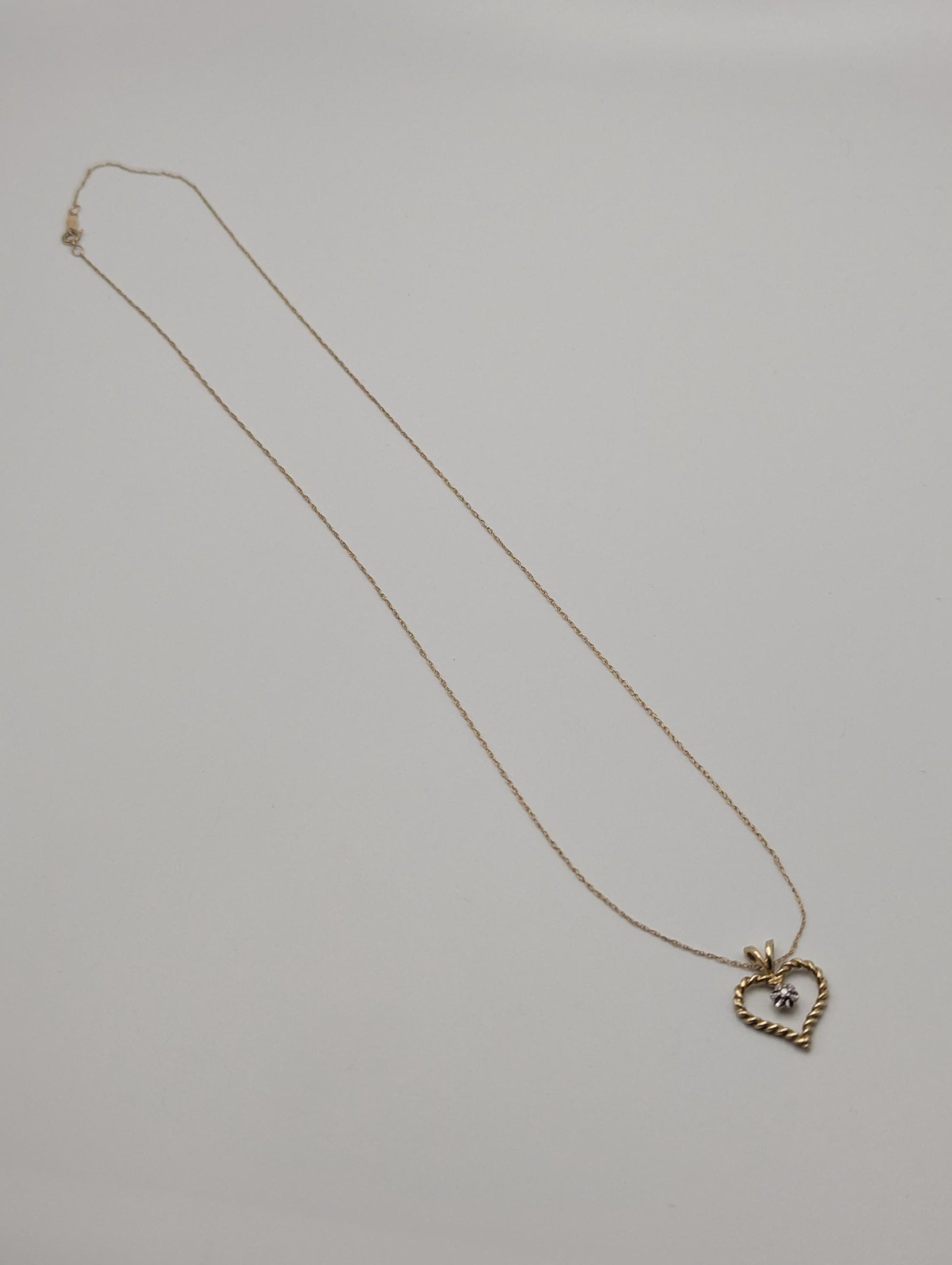 10K Gold Diamond Heart Pendant w/Gold Chain Necklace Love Heart