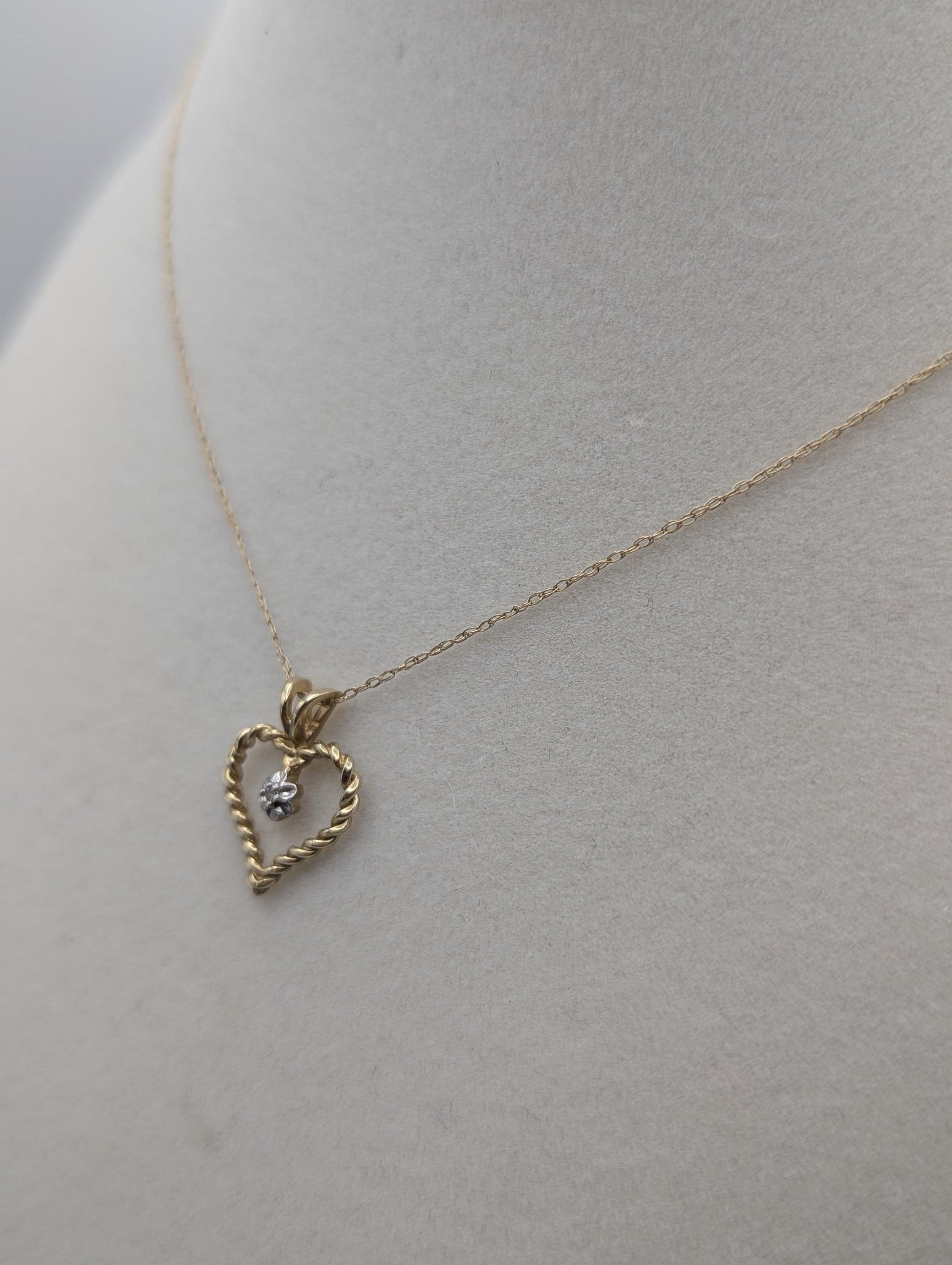 10K Gold Diamond Heart Pendant w/Gold Chain Necklace Love Heart