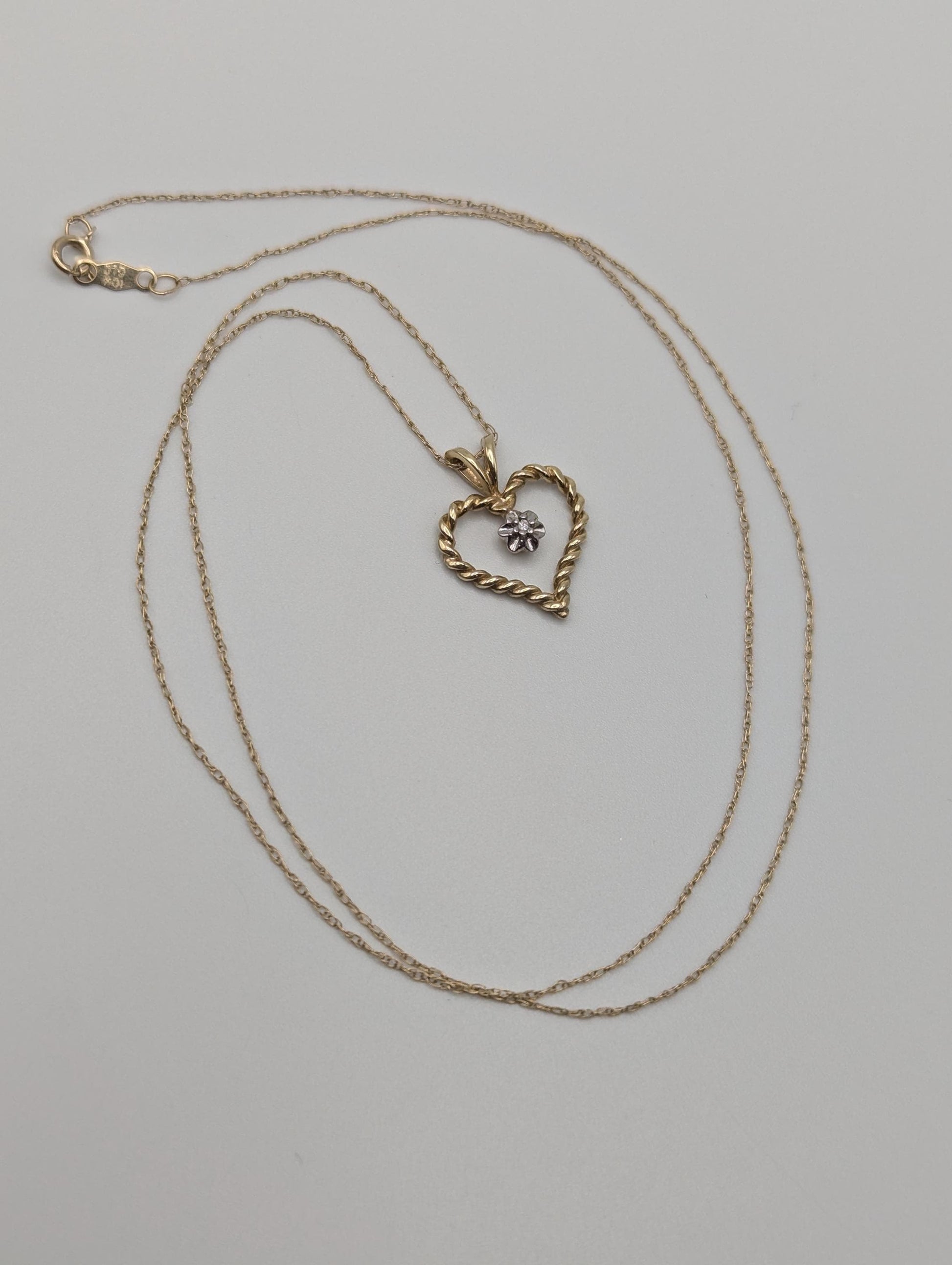 10K Gold Diamond Heart Pendant w/Gold Chain Necklace Love Heart
