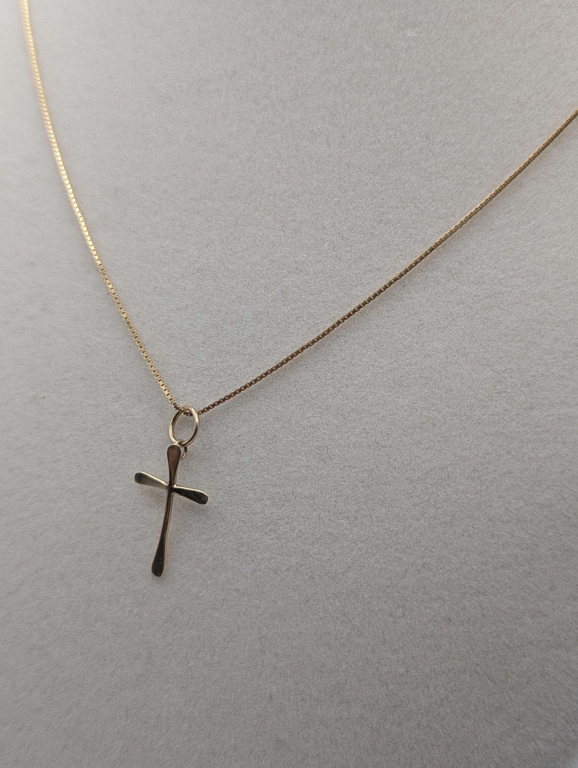 10k Yellow ITALY Gold Cross Pendant Necklace 17 " Crucifix Necklace