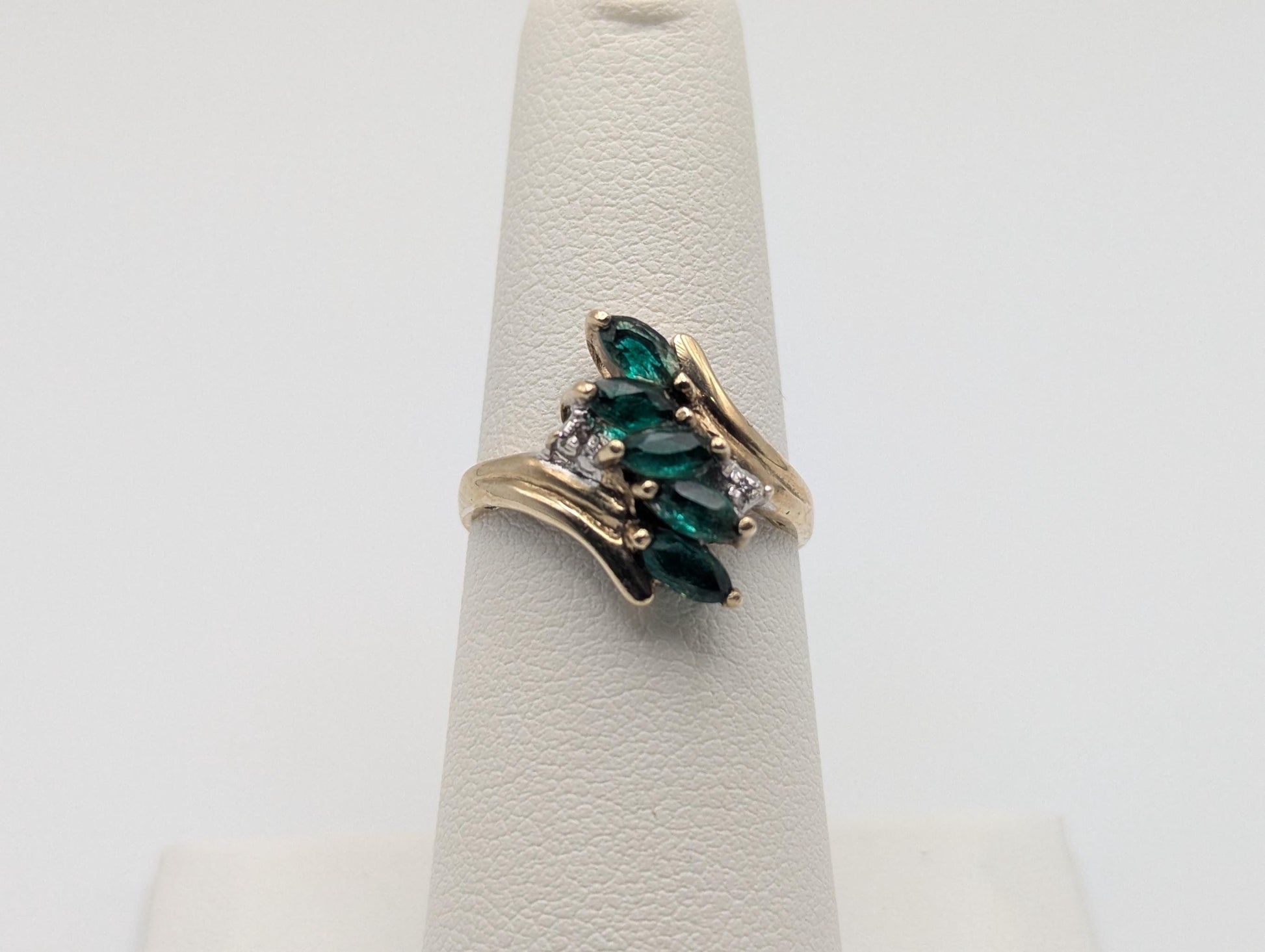 10k Yellow Gold Emerald and Diamond Statement Cocktail Multi-Stone Ring.