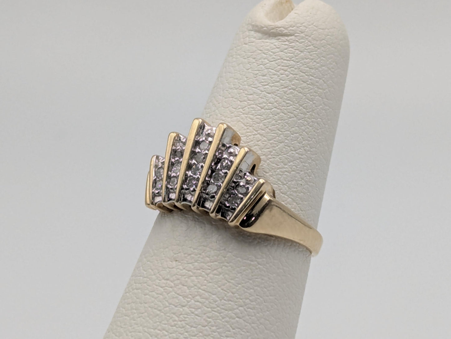 10k Yellow Gold Diamond .25 ctw Crown Style Ring. Cocktail Diamond Ring.