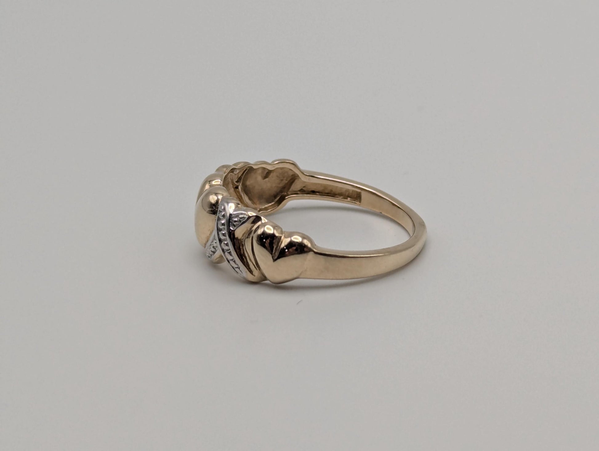 White & Yellow Gold 10k XOXO Love Design Multi Gold Heart Ring. Promise Ring.