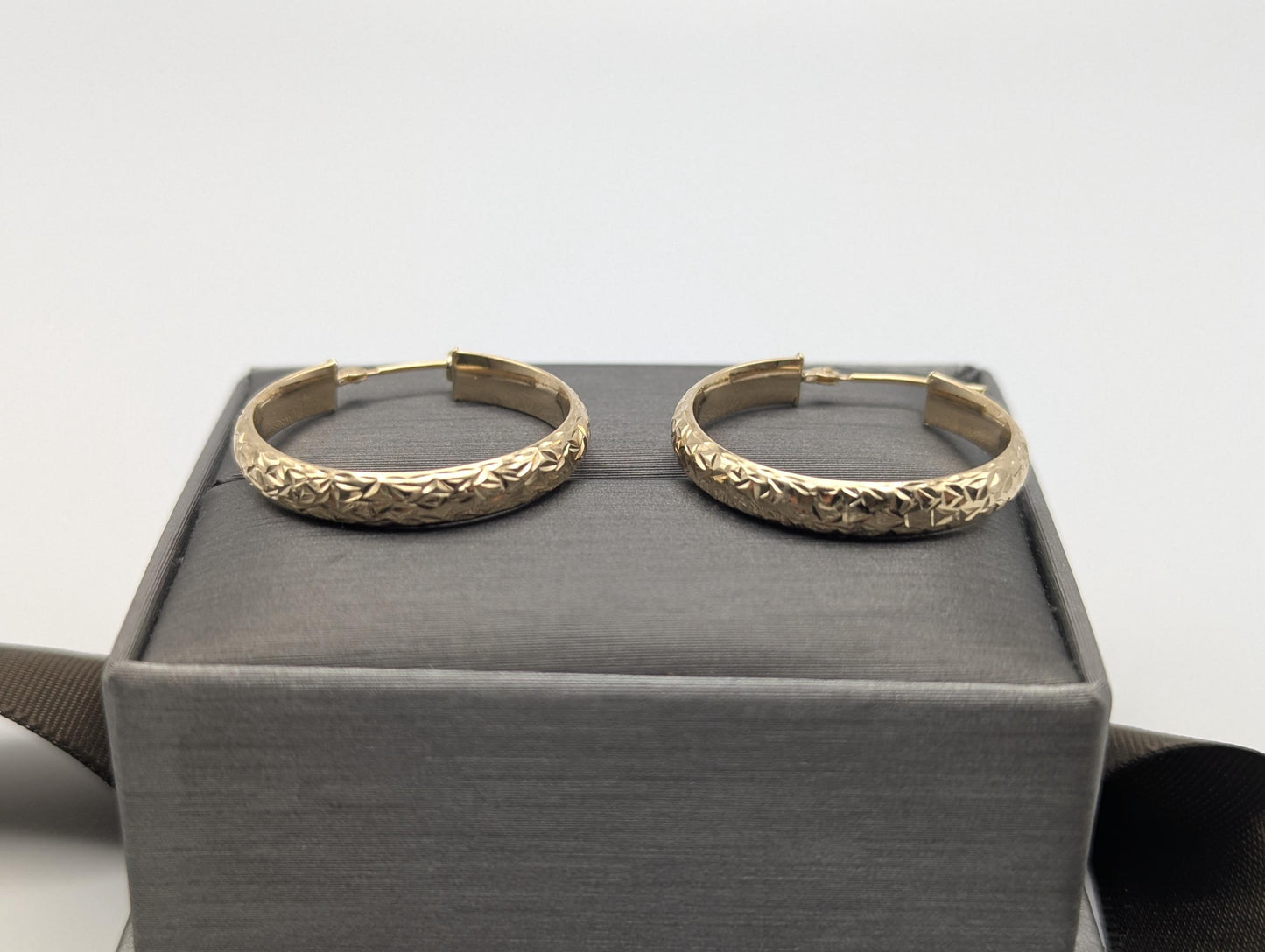 14k Vintage Yellow Gold Classic Etched Textured Hoop Earrings Gold Hoops Hinged
