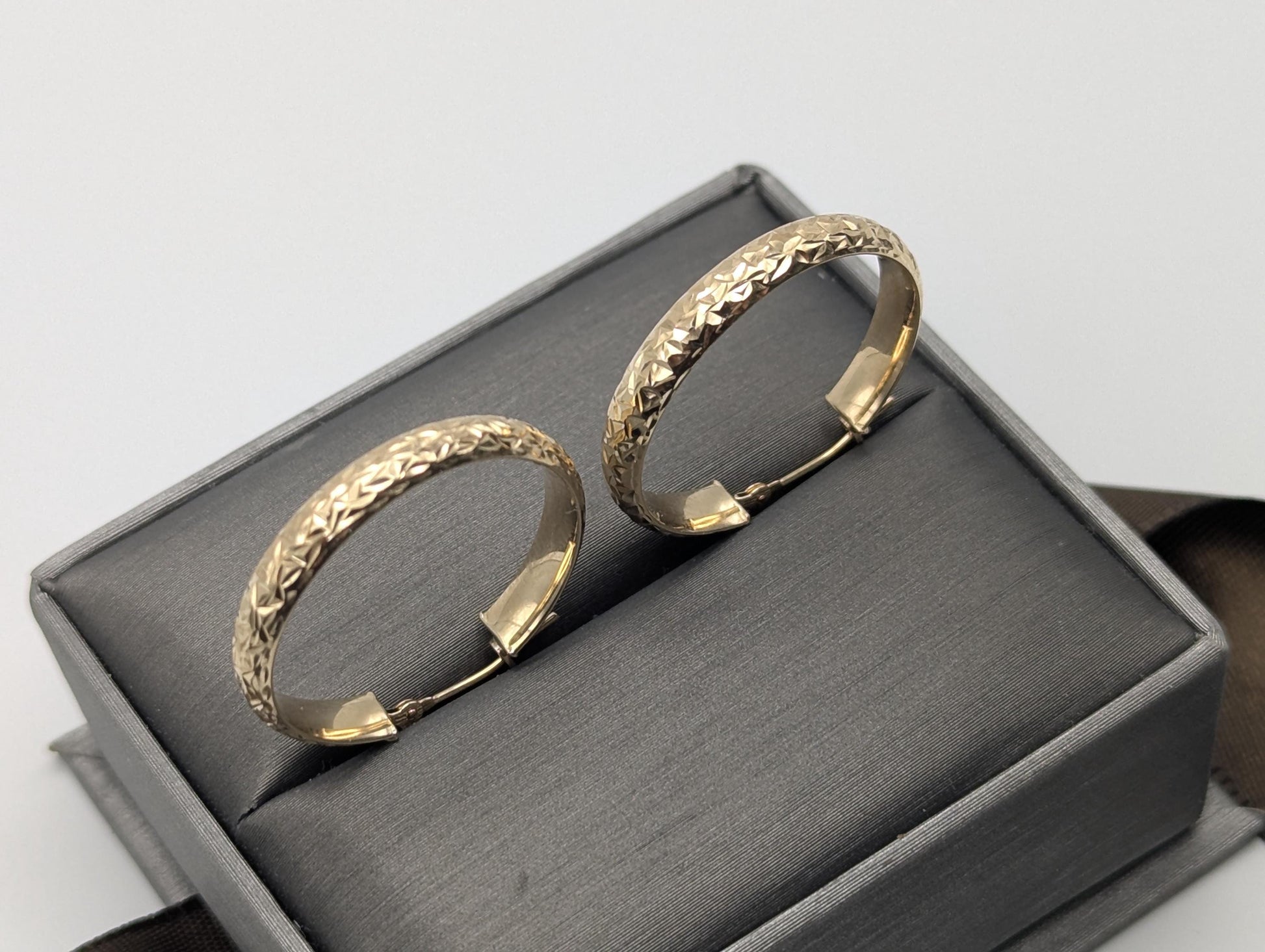 14k Vintage Yellow Gold Classic Etched Textured Hoop Earrings Gold Hoops Hinged