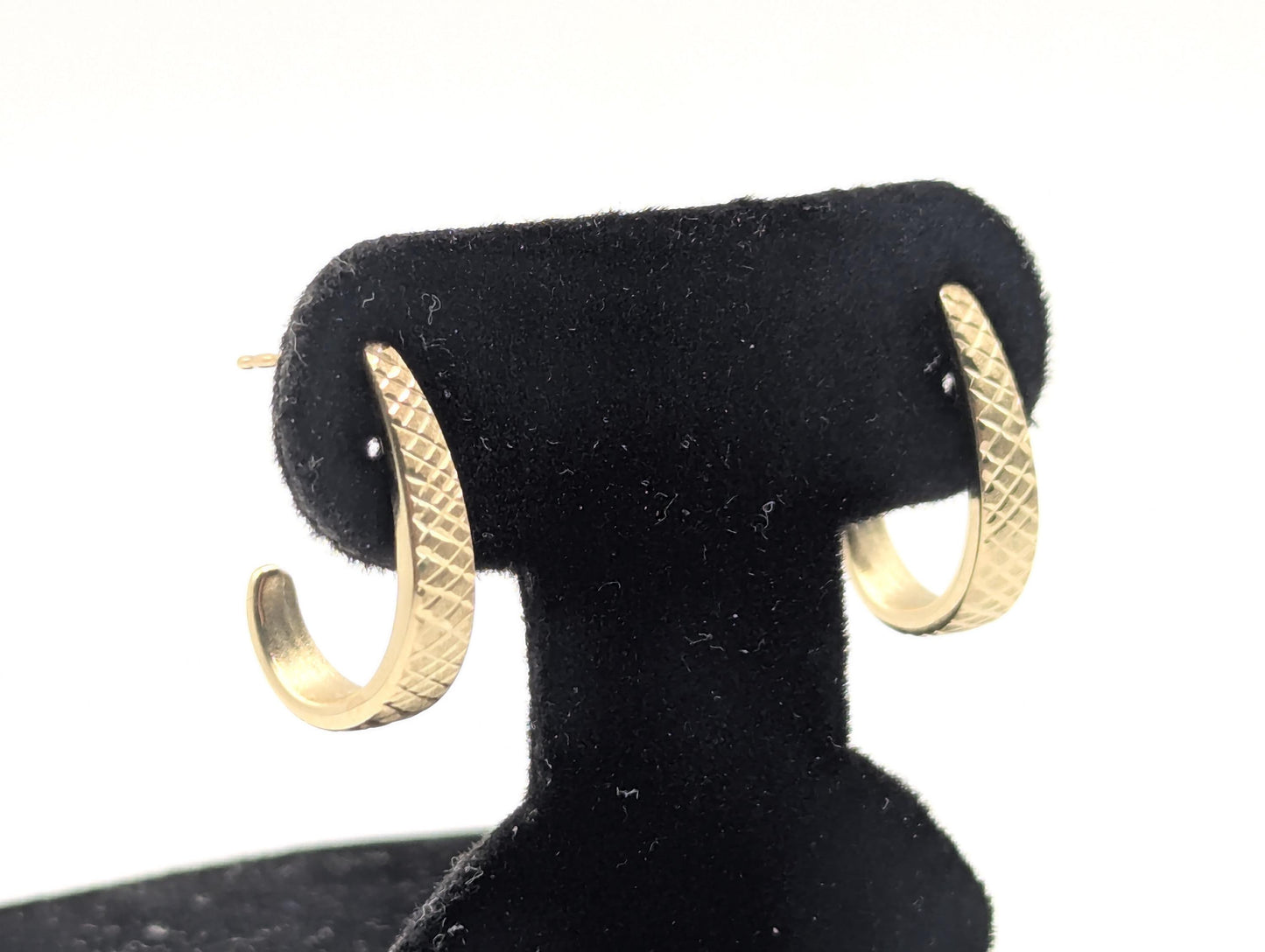 14k Yellow Gold Huggie Style Textured Hoop Earrings Womens Huggie Earrings