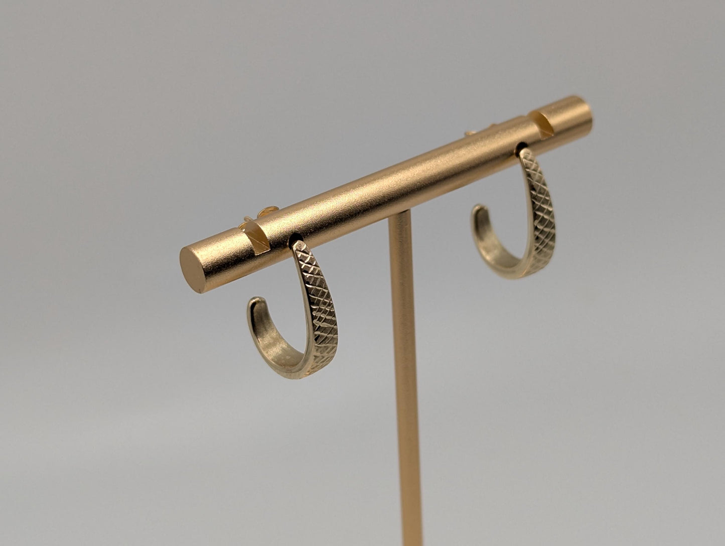 14k Yellow Gold Huggie Style Textured Hoop Earrings Womens Huggie Earrings