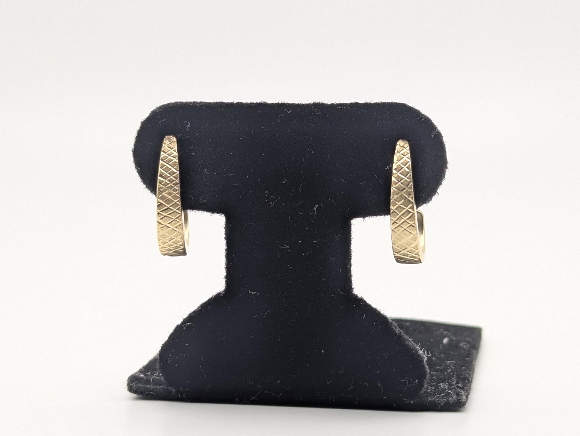 14k Yellow Gold Huggie Style Textured Hoop Earrings Womens Huggie Earrings