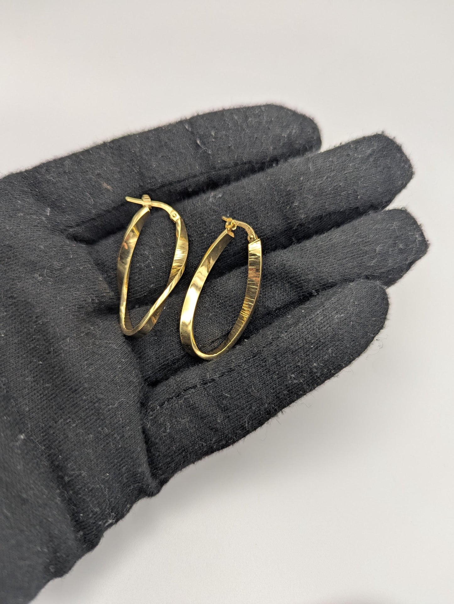 14k ITALY Twisted Long Infinity Hoop Etched Earrings. Etched Twisted Hoops