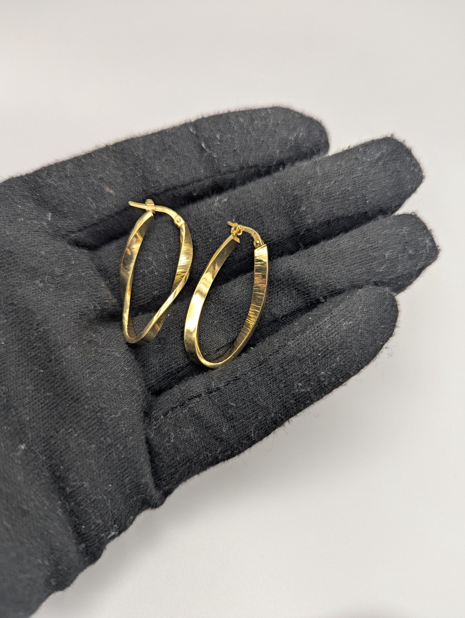 14k ITALY Twisted Long Infinity Hoop Etched Earrings. Etched Twisted Hoops