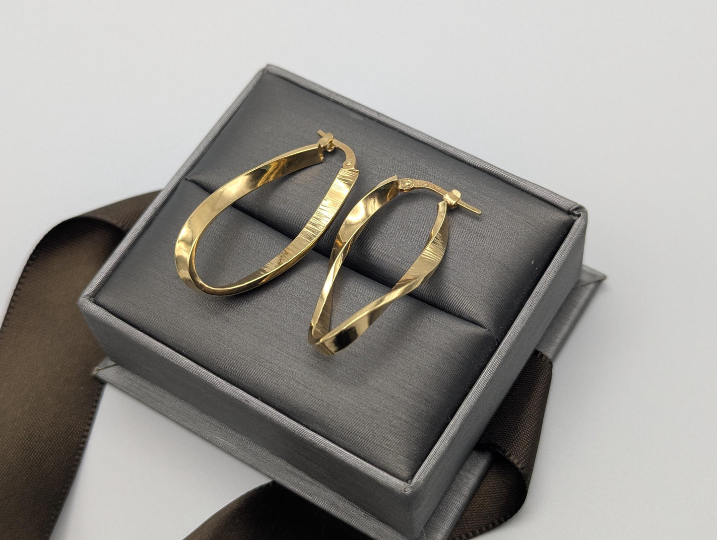 14k ITALY Twisted Long Infinity Hoop Etched Earrings. Etched Twisted Hoops