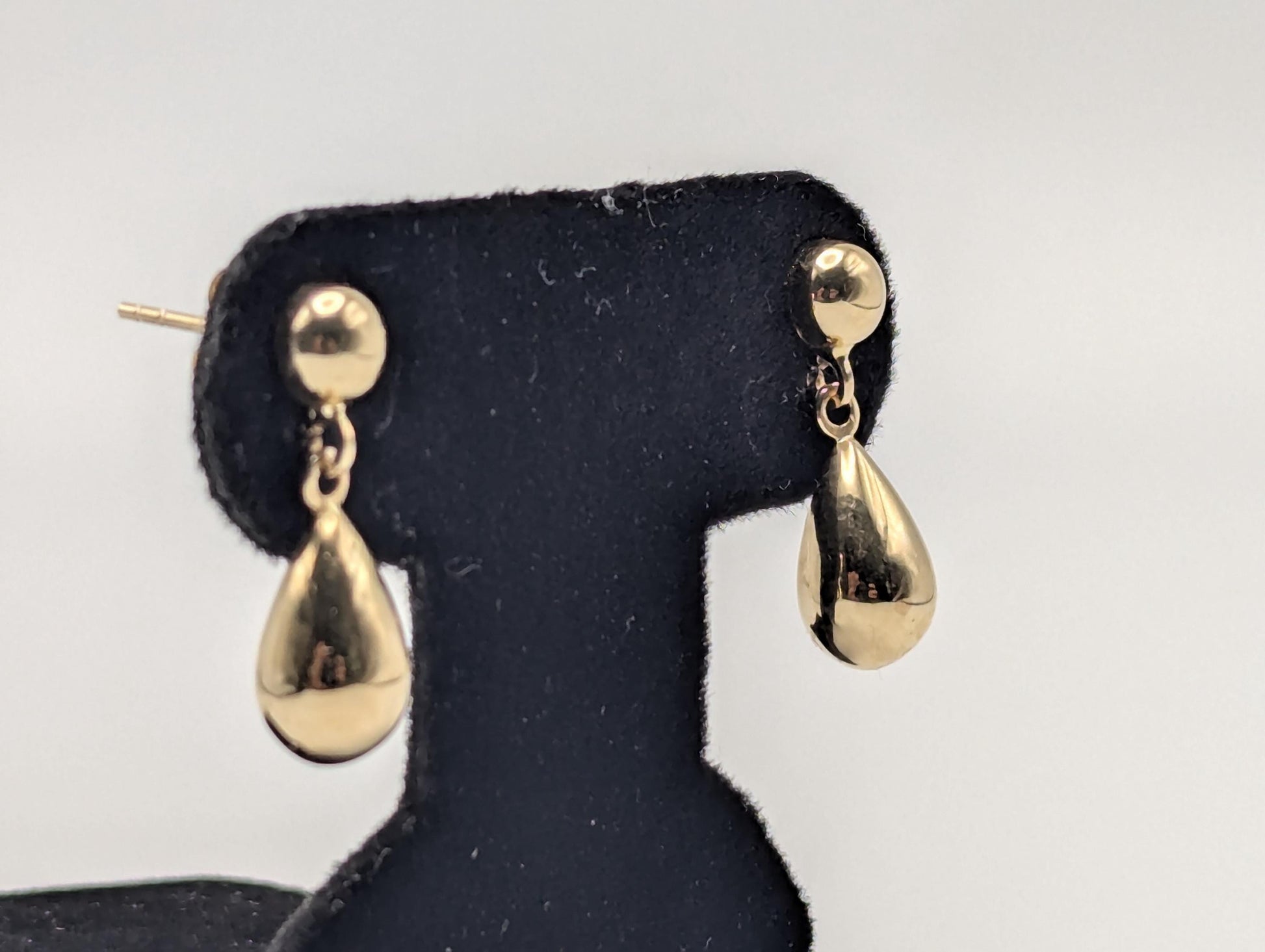 14K Yellow Gold Tear-Drop Earrings. Tear-Drop Dangle Earrings.