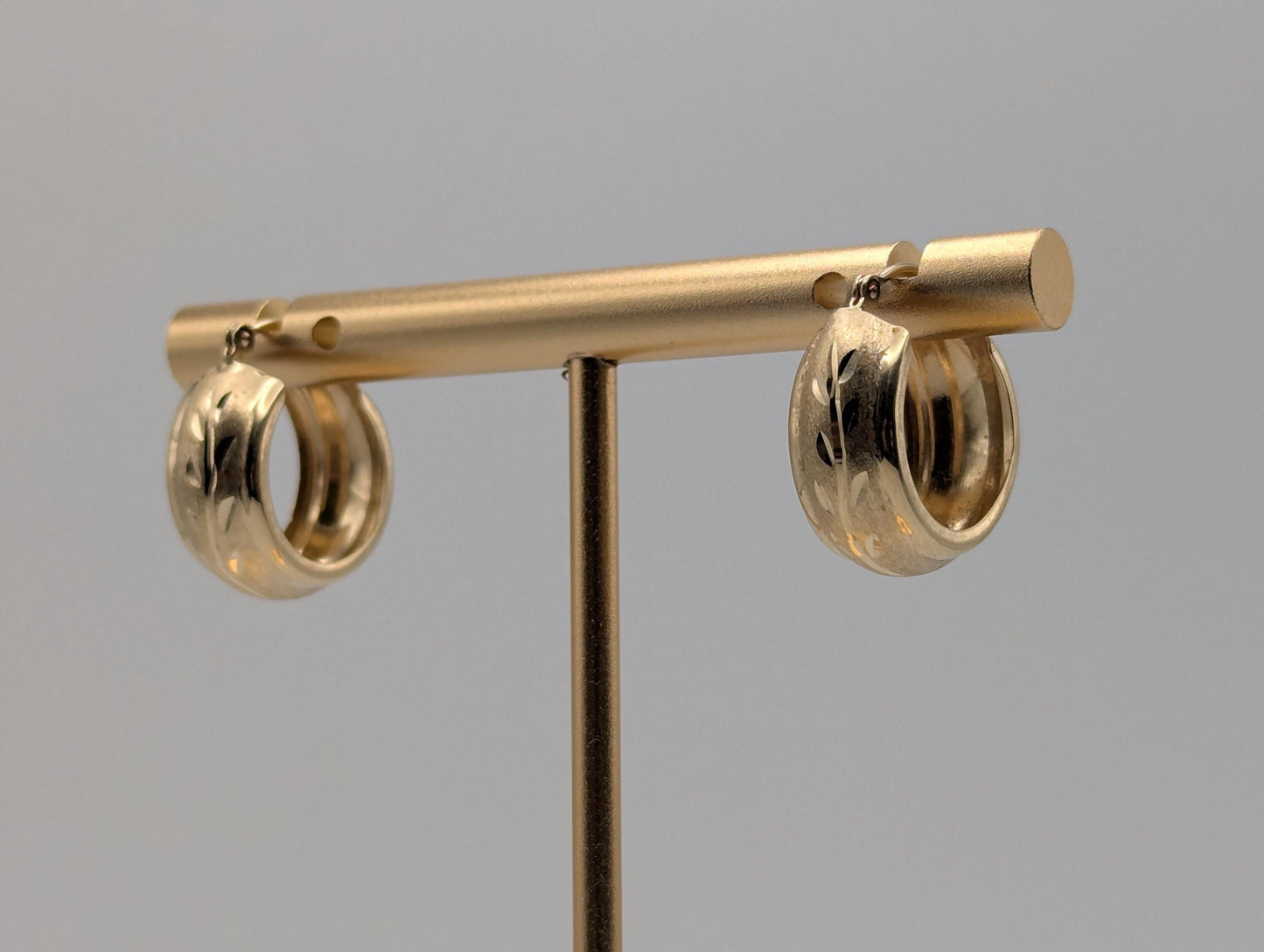 14k Vintage Yellow Gold Classic Etched Textured Small Hoop Earrings Gold Hoops Hinged