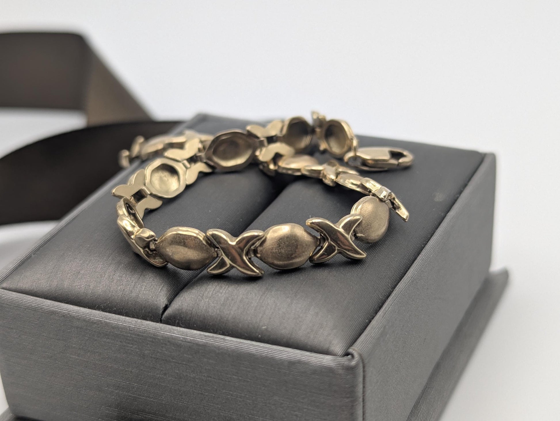 10k Solid Yellow Gold 4.5 gr XOXO Diamond Tennis Bracelet 7" Kisses Love Chain