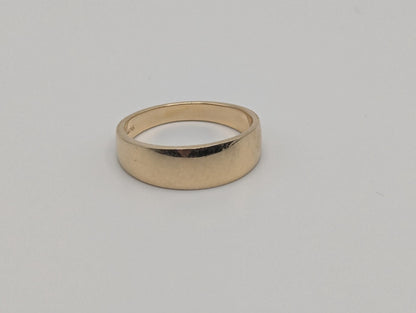 14k Yellow Gold Dome Style Wedding Band. Wedding Ring. Anniversary Band.